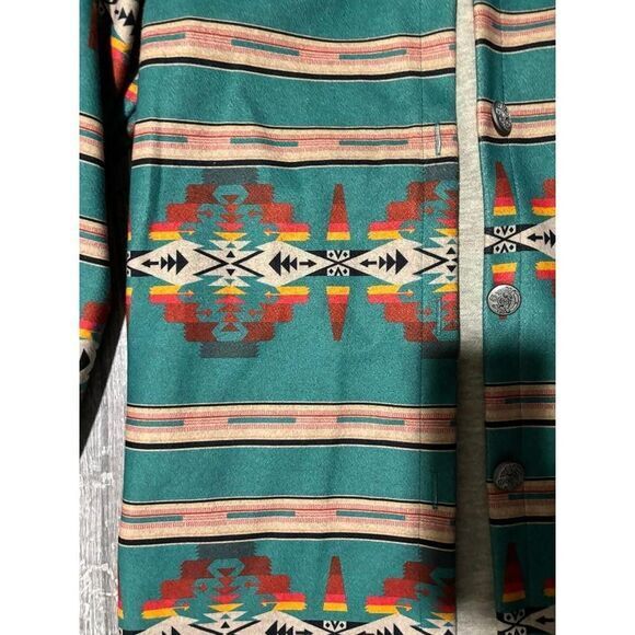 Sunshine and Rodeos Aztec print shacket size M