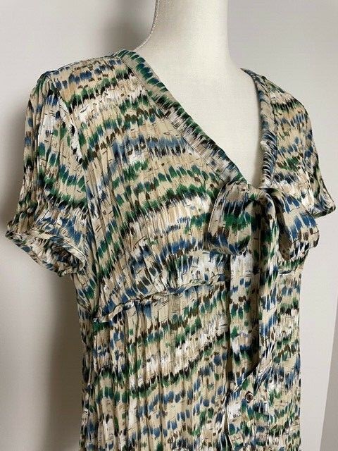 Sunny Taylor Petite Women Button Down Blouse Size PXL Tie V Neck Crinkle Pleated