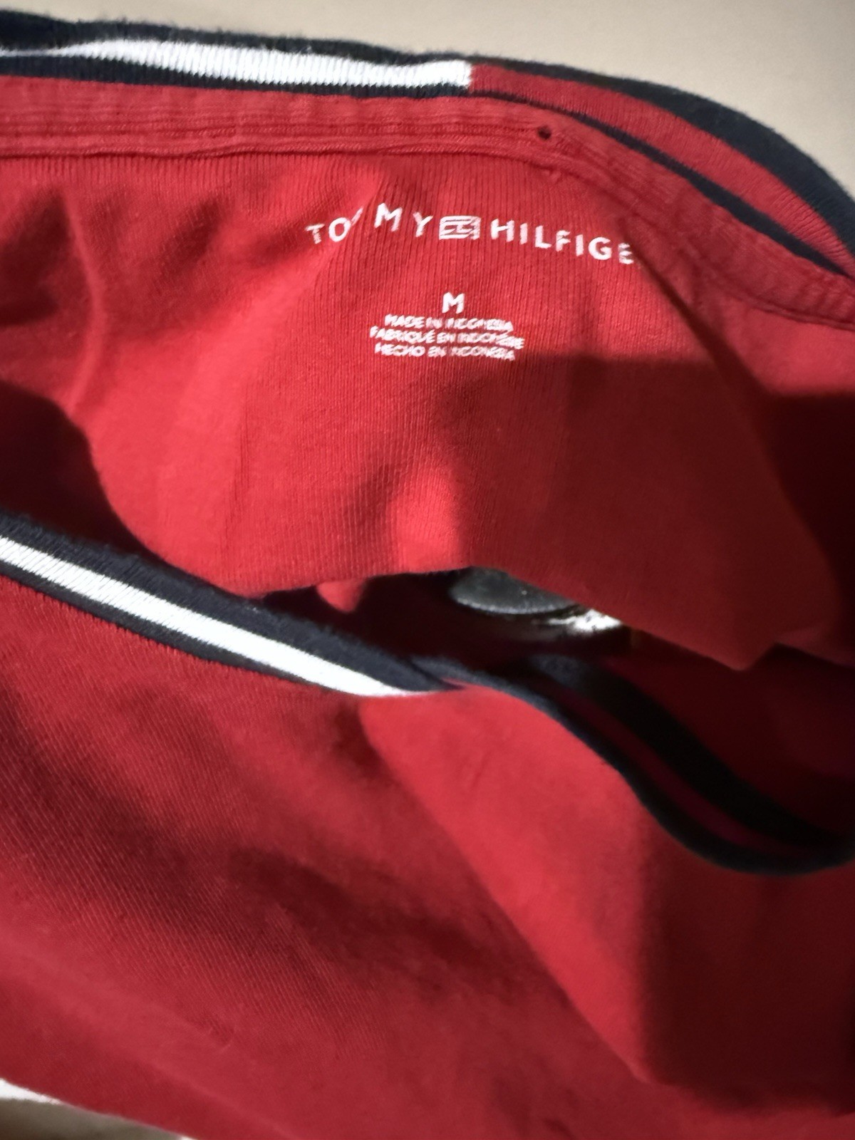 Tommy Hilfiger Women’s Red Solid V-Neck Short Sleeve Cotton Knit Logo Tee M