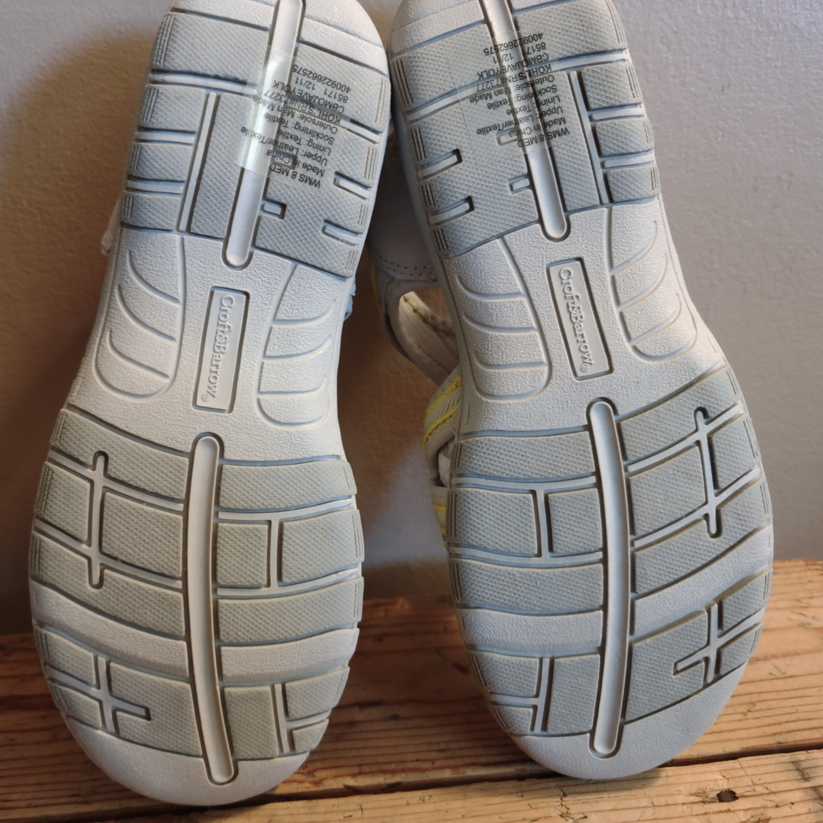 Croft & Barrow New with Tags Hiking/Sandals/Shoes Size 8 Gray/Yellow