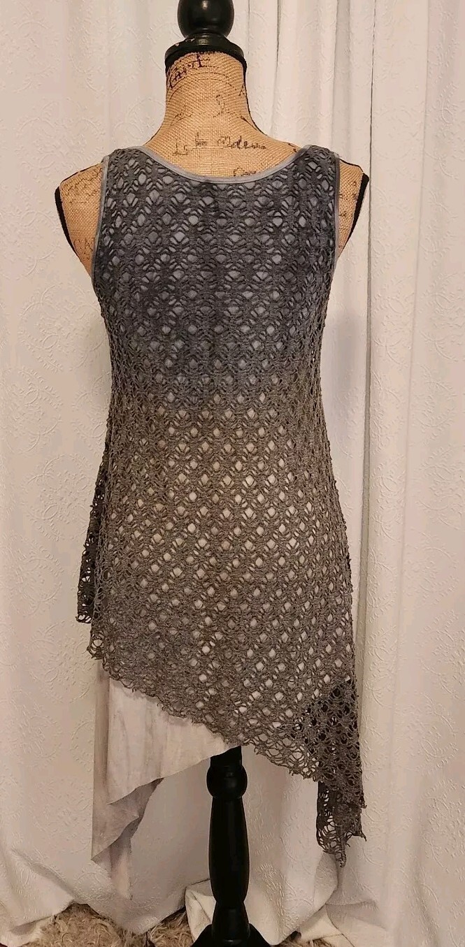 Art Of Cloth Women’s S Gray Sleeveless Ombre Asymmetrical Tunic Top