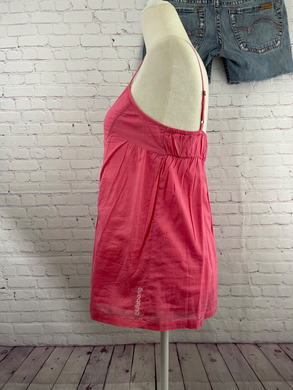 Billabong Women’s Sz M Top Camisole Pink Melon Adjustable Straps Elastic Back