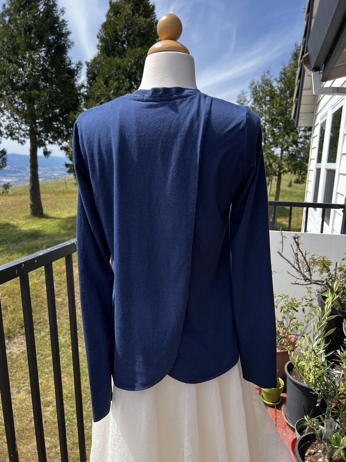Marine Layer Micro Modal Jersey Size Small Split Back Long Sleeve Top Navy Blue