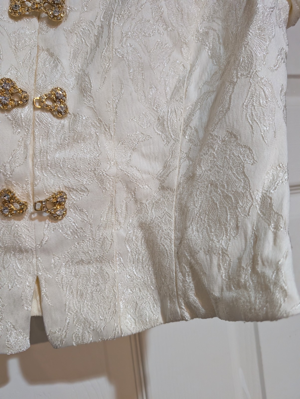 **Vintage** Hampton Nites Women’s Embroidered Top with Beaded Bows Size 6