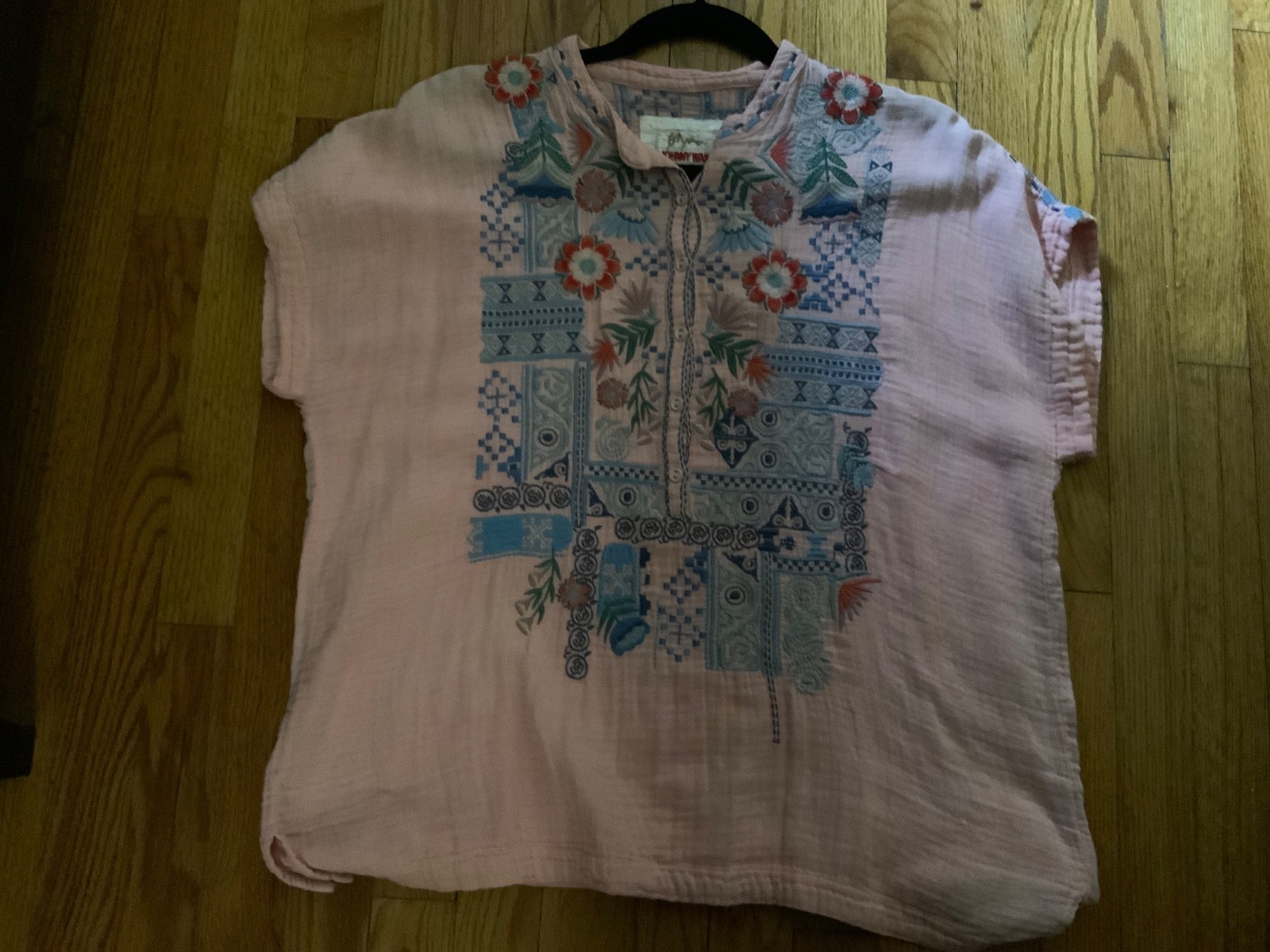 johnny was chrisley blouse size small