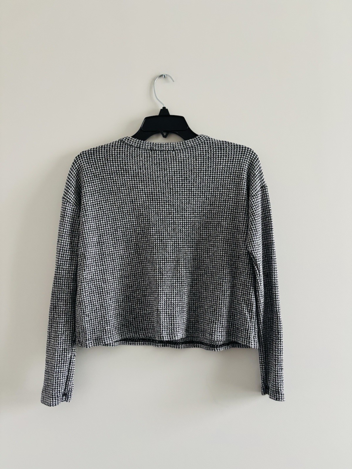 Forever 21 Knit Top Black White Long Sleeve Crop Womens S 90s Grunge Minimalist