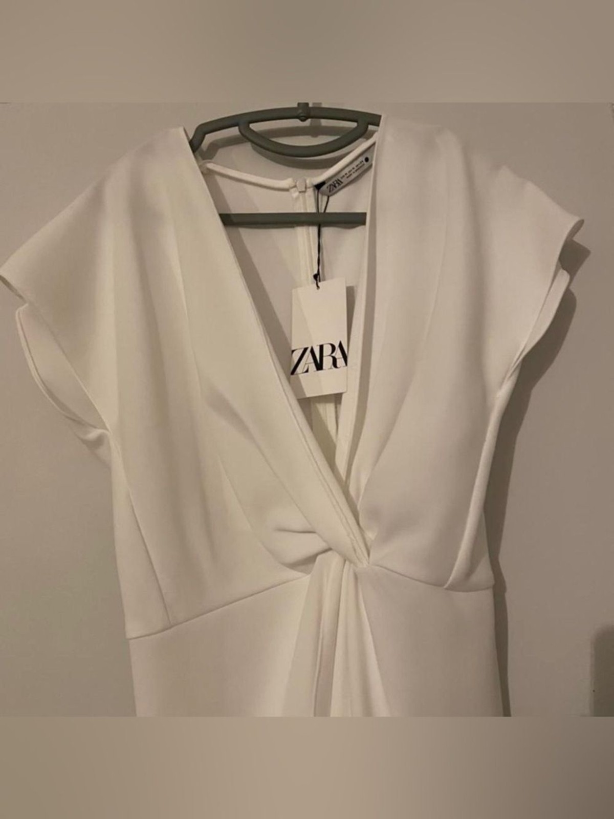 Zara White Twist-Knot V-Neck Cap Sleeve Top Size M NWT