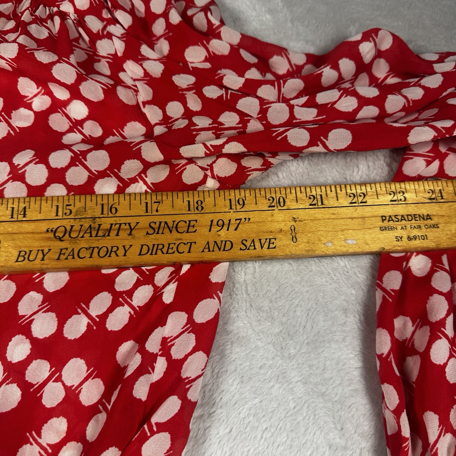 Trina Turk M 93% Silk Blouse Red Pink Print Button Front Career Luxury Top