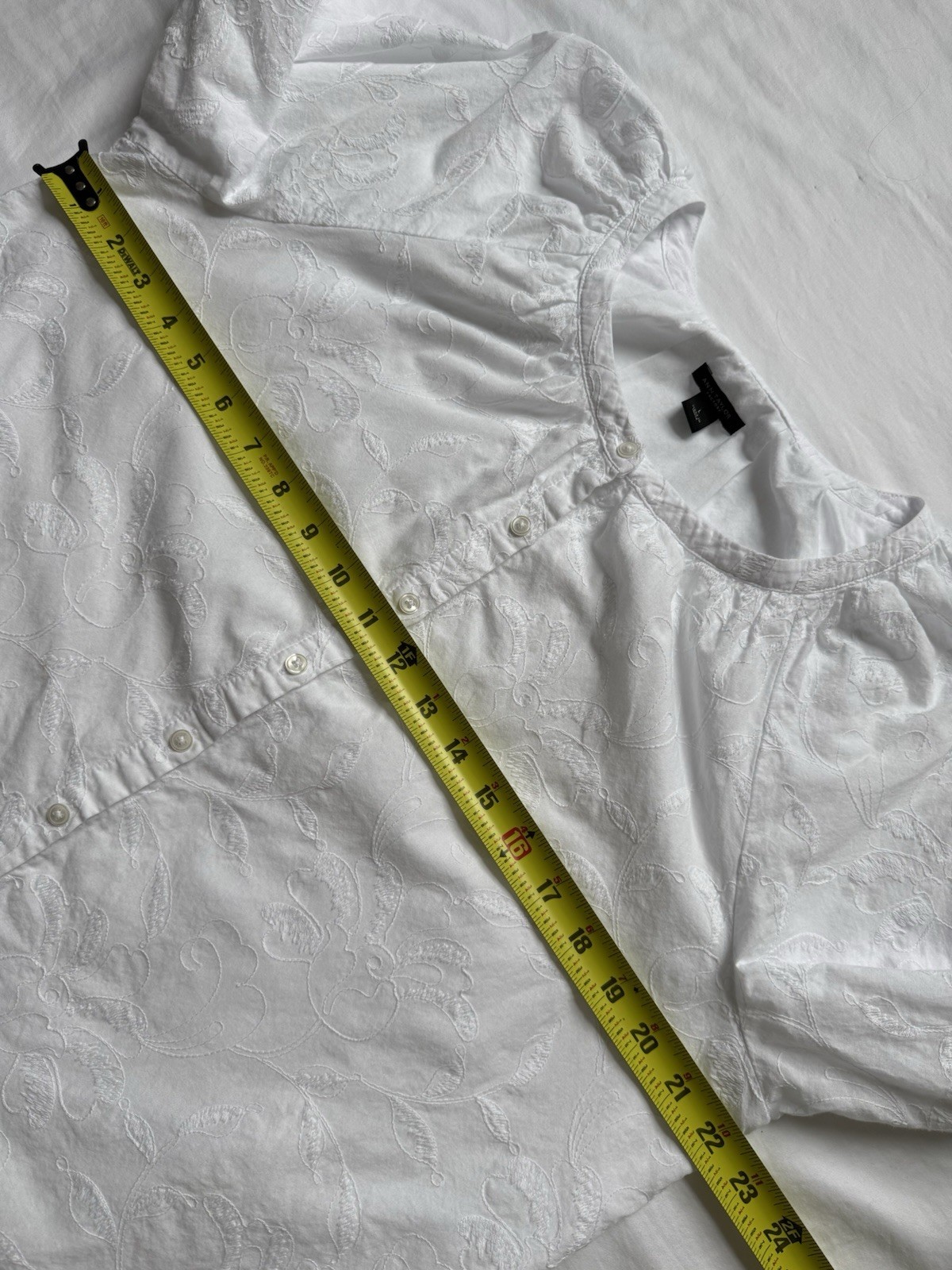 Ann Taylor Cotton L White Floral Round Neck Long Sleeve Puff Button-Up Blouse