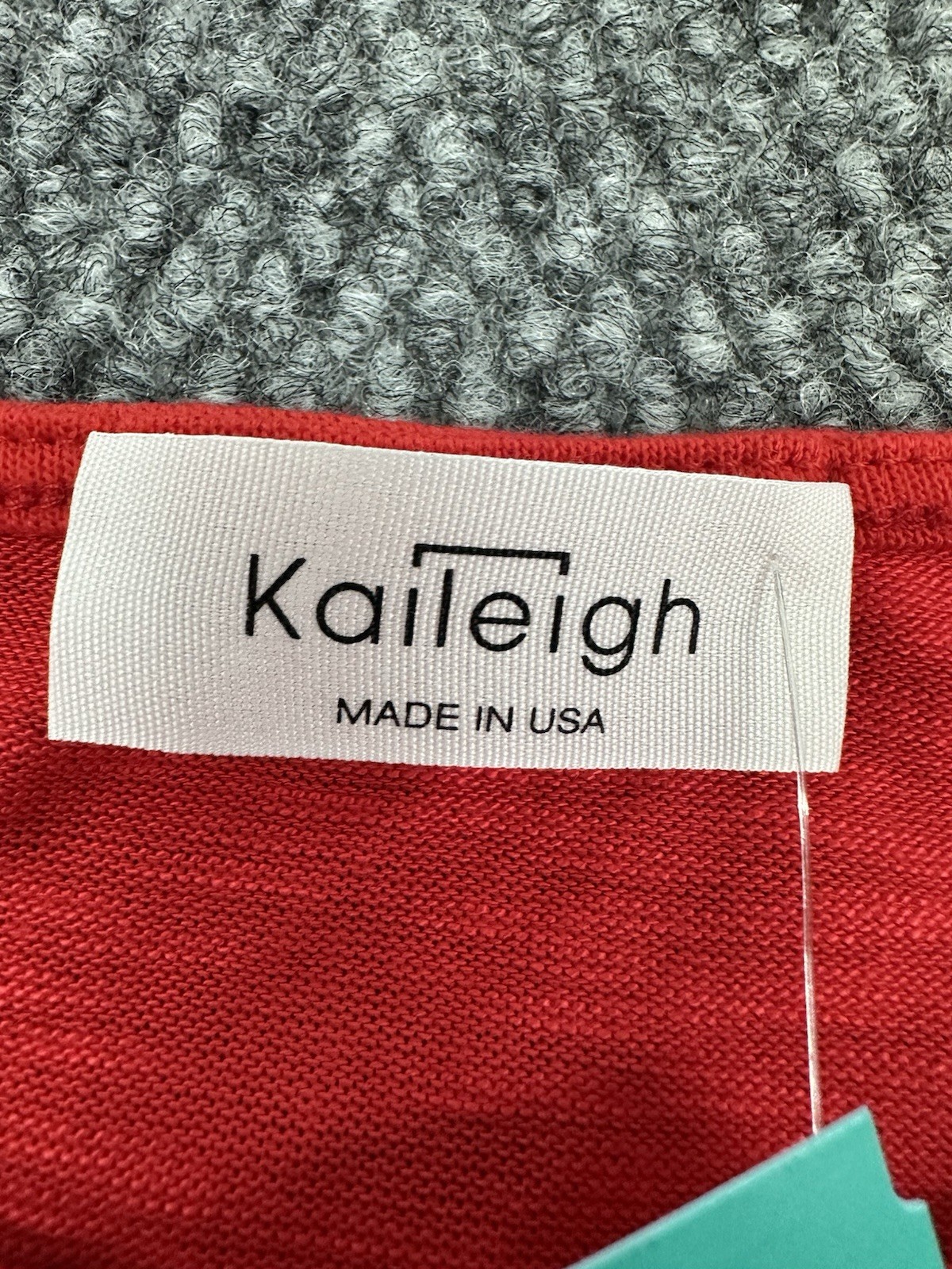 Kaileigh Women’s Medium Tina Short Sleeve Ruffle Knit Tee Red – New