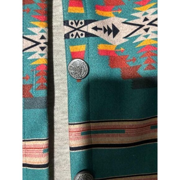 Sunshine and Rodeos Aztec print shacket size M