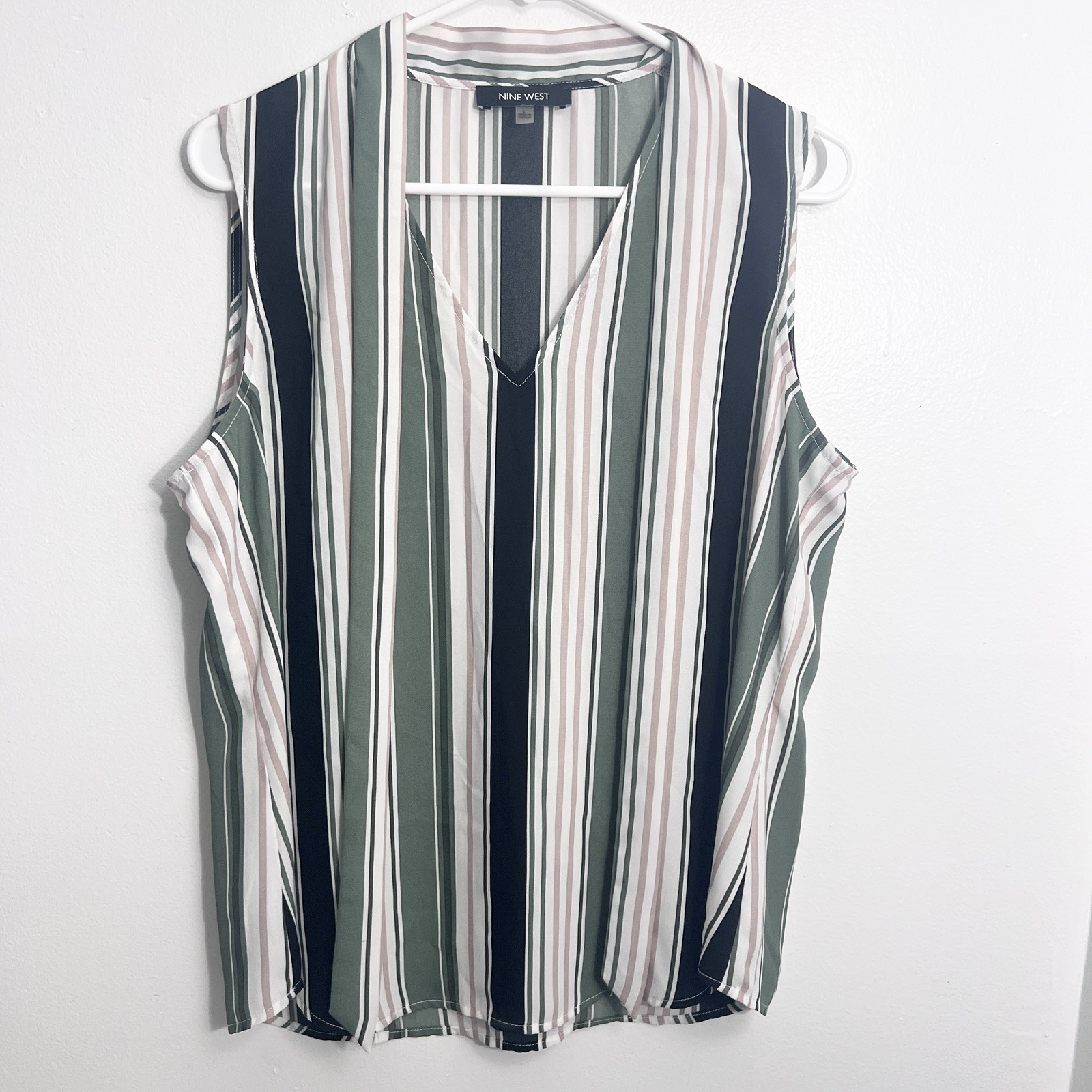 Nine West Multicolor Sleeveless Blouse Top Women’s Size Large With Neck Tie