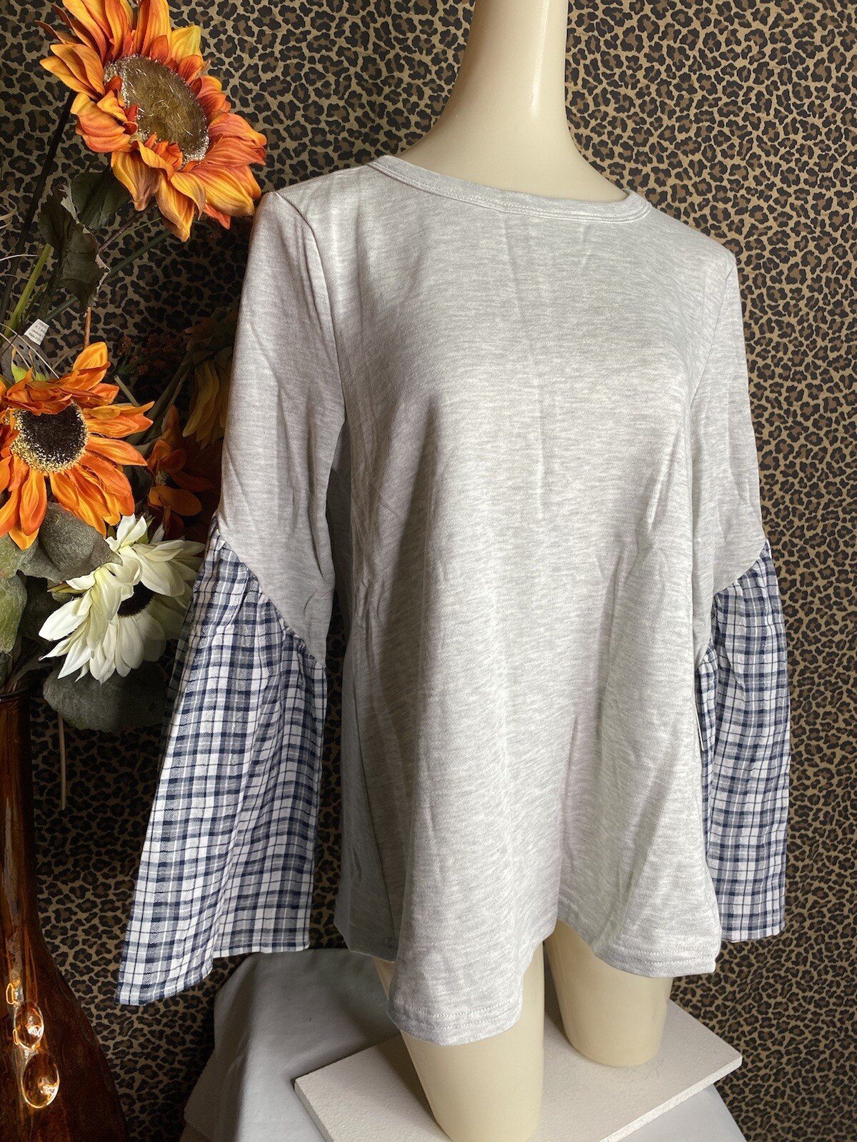 🦋DOE & RAE🦋Heather Grey/Navy Plaid Long Bell Sleeve Cotton Top NWT | LARGE |