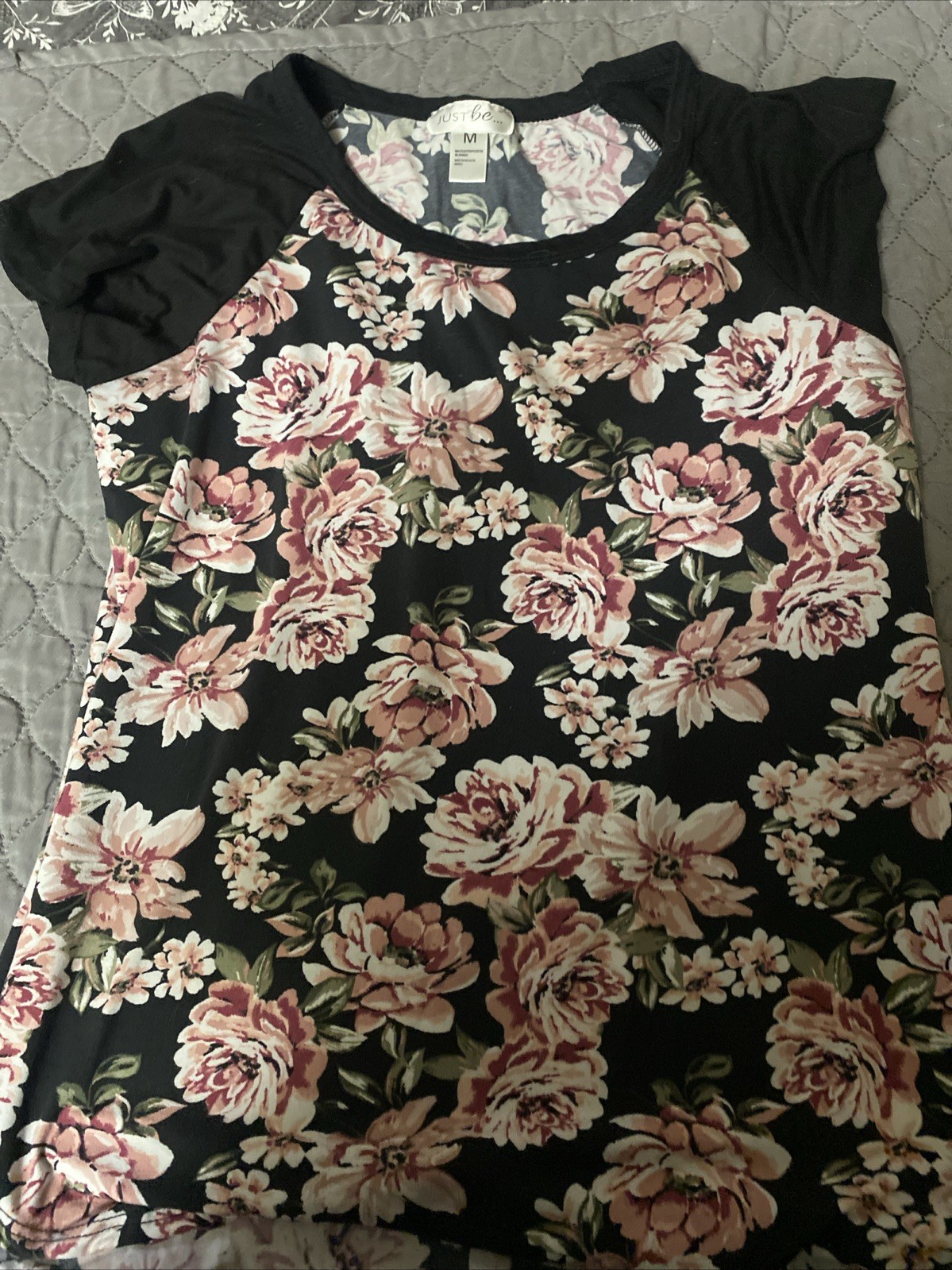 Womens Shorts 12 @ Sz 12 And 3 Tops Size medium Tops