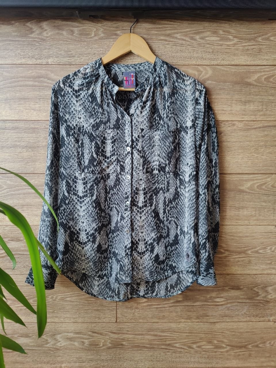 Frieda Freddies New York Animal Snake Print Blouse Shirt S Button Front