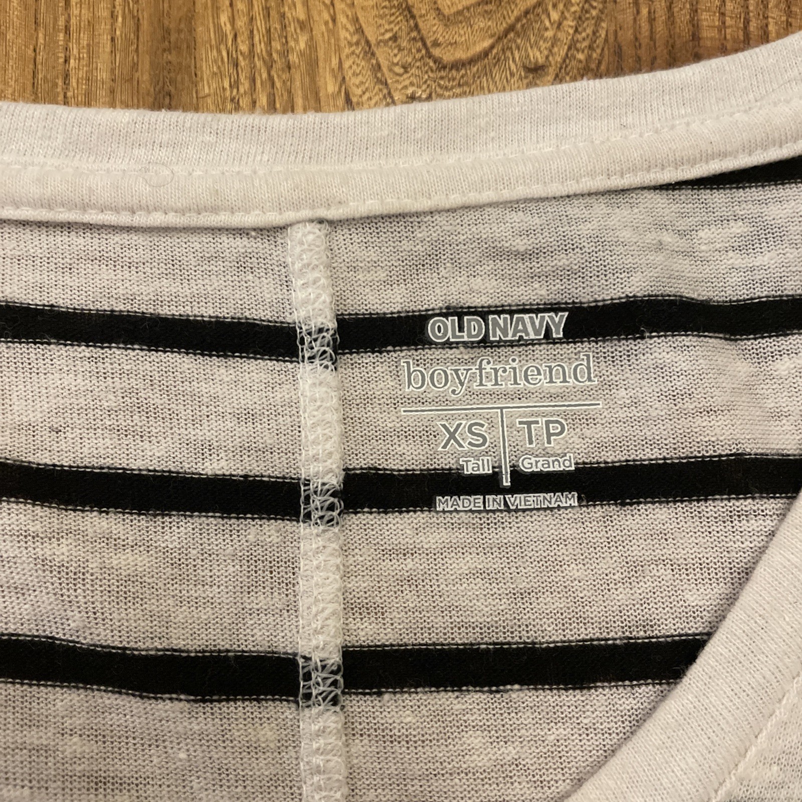 Old Navy Boyfriend Oversized Split Hem T Shirt. XS Tall