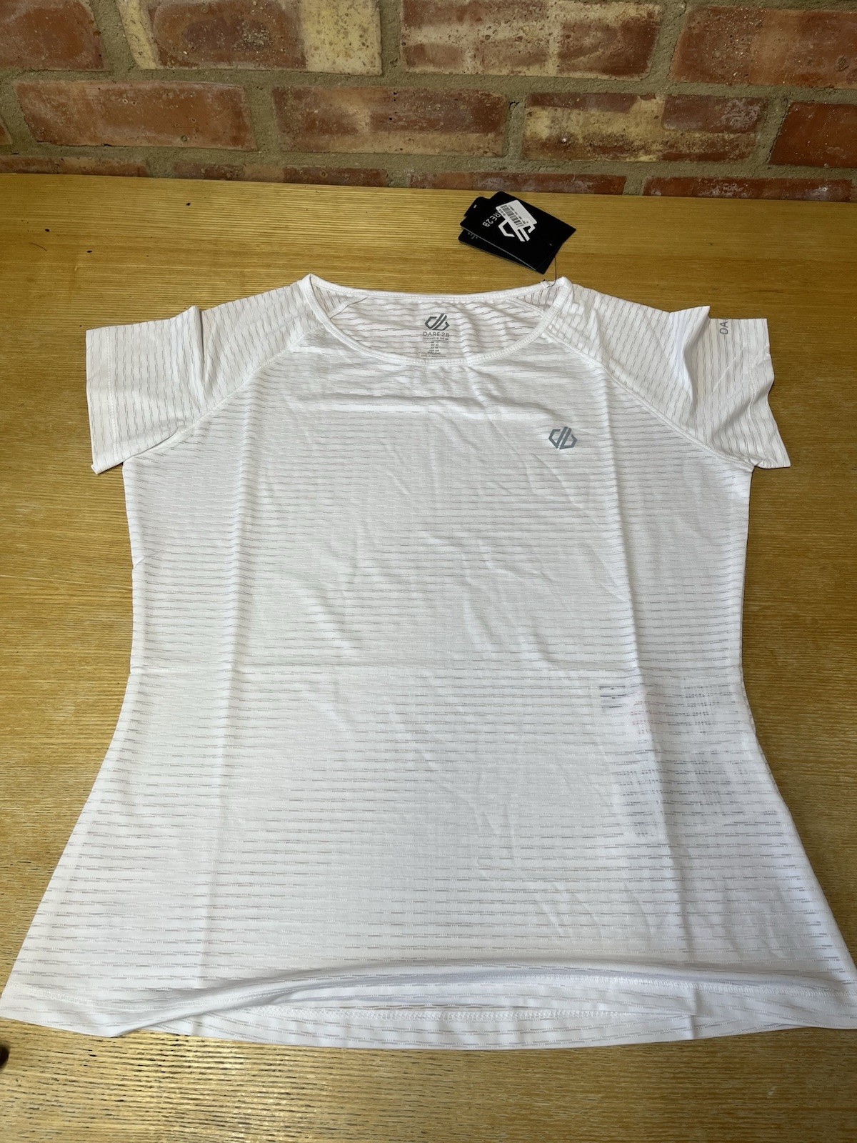 Dare2B White Women’s Gym T Shirt Short Sleeve Round Neck Uk Size 10 EU 36 Fitnes