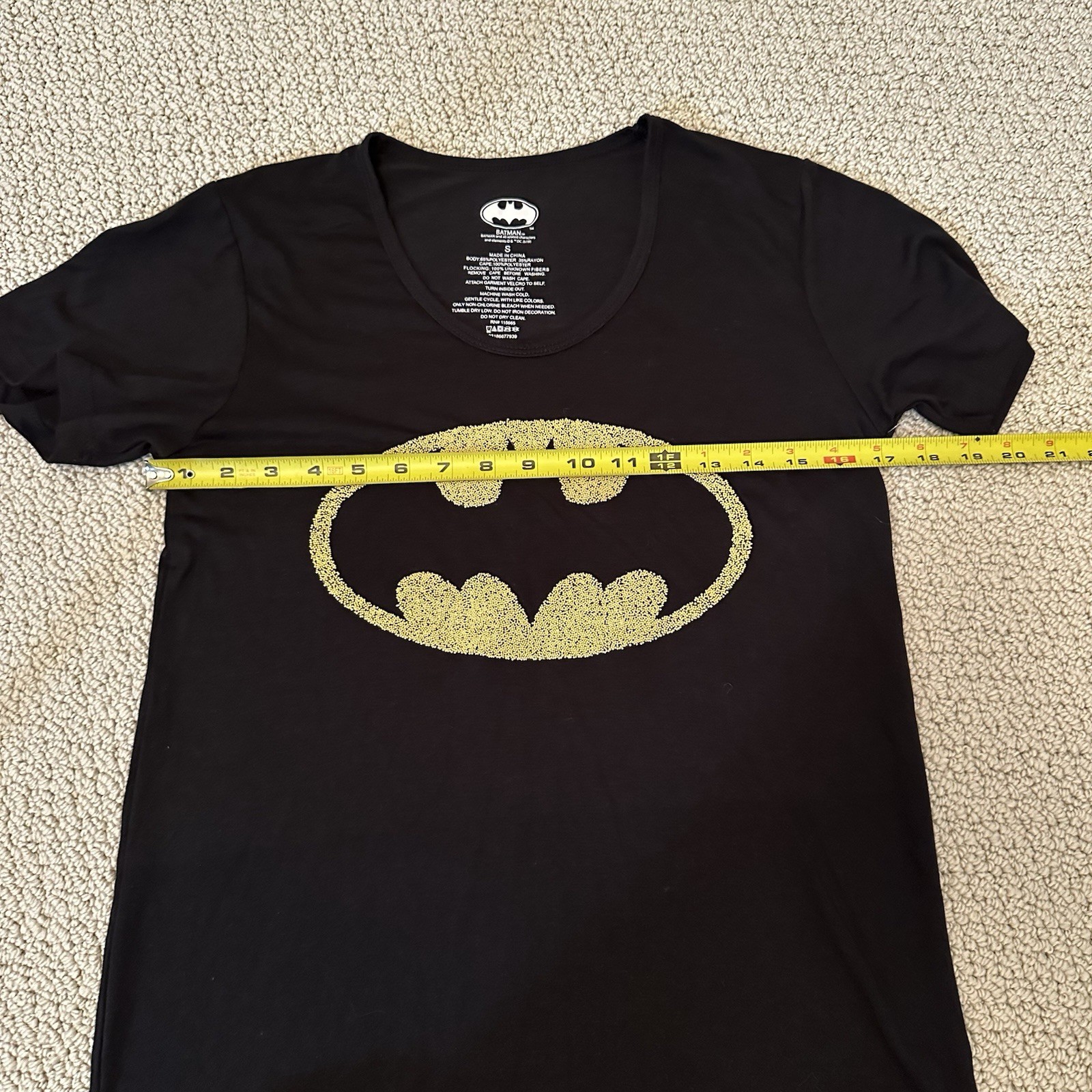 Batman Womens Tee Size Small Black Yellow Beaded Short Sleeve Stretch Top