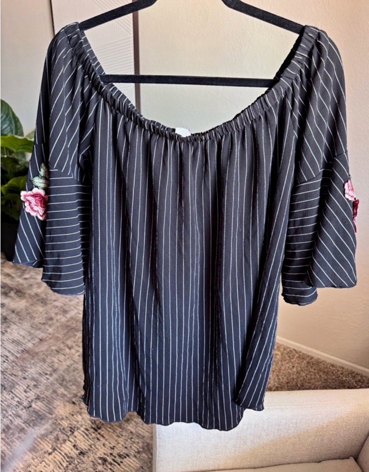 Women’s Plus 1X Off Shoulder Striped Blouse Floral Embroidered 3/4 Bell Sleeve