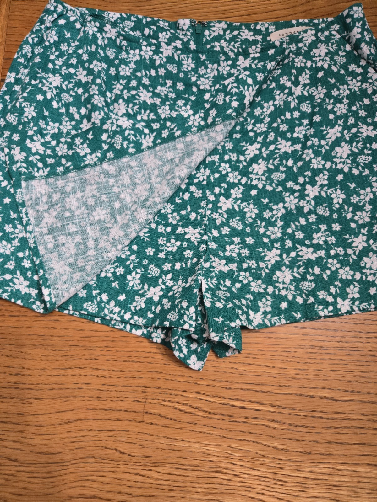 NWT COPPER KEY 2-Piece Women’s Green Floral Sleeveless Blouse And Skort Sz M