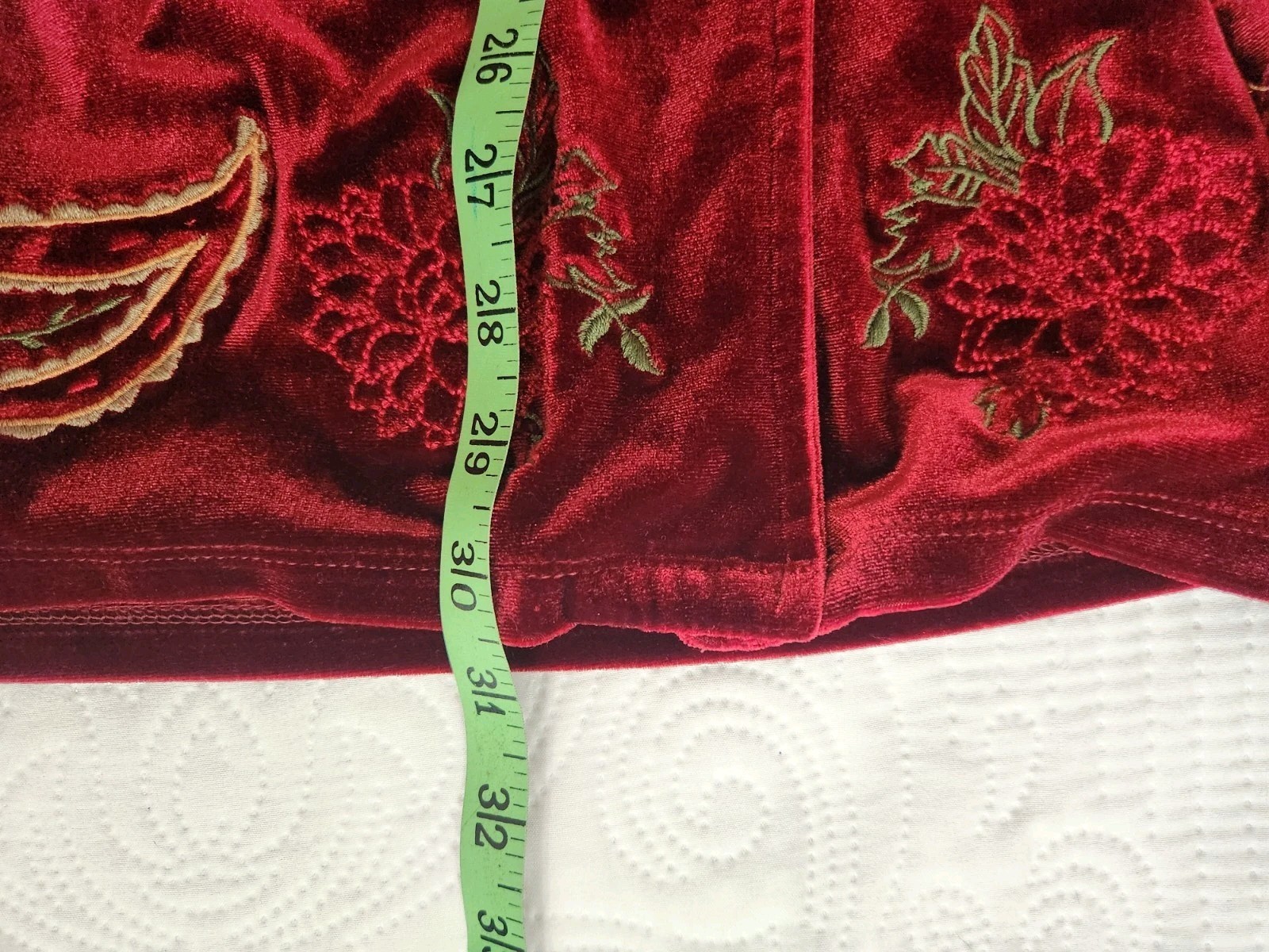 Studio Ease Burgandy Velour Top Blouse 24W Floral Embroidered Hem Button Accents