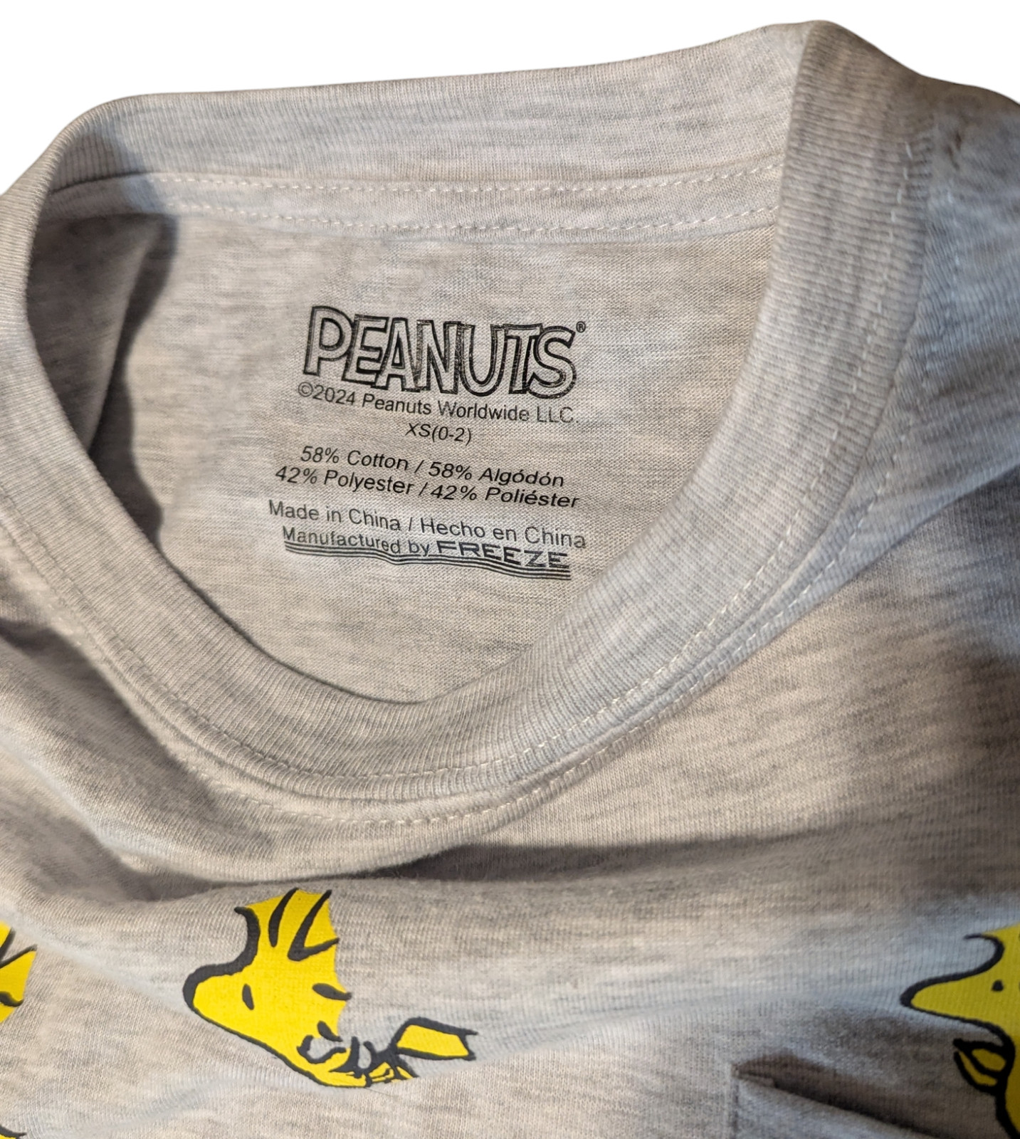 Freeze Peanuts Snoopy Woodstock Lucy Charlie Brown Women’s 0-2 XS Pocket T-Shirt