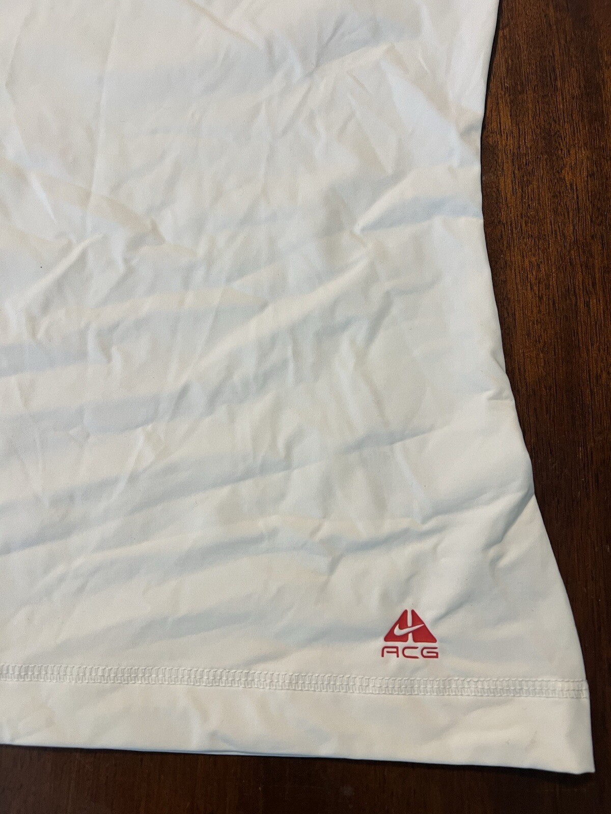 NWT Nike ACG Kurzarm Damen Water Tee Short Sleeve White Womens Active Top Large