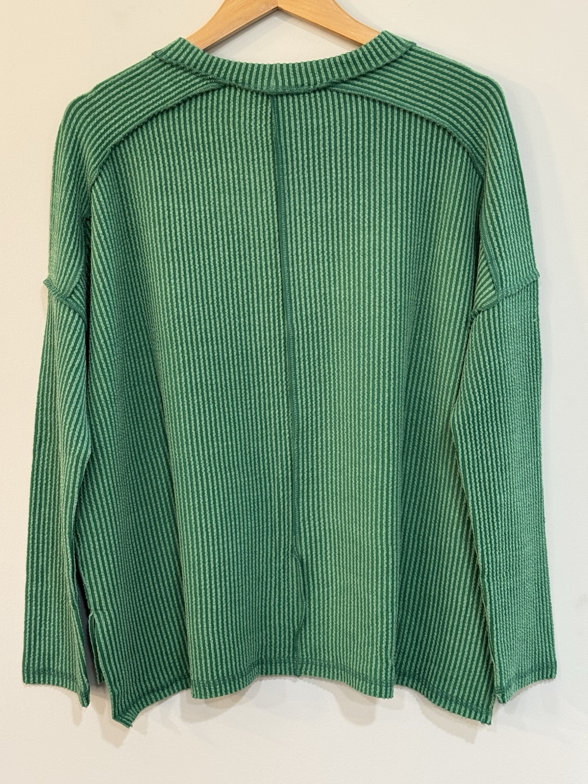 NWT Green Zenana Raised Rib Long Sleeve Top Style #RTL-8452A – S/M or L/XL