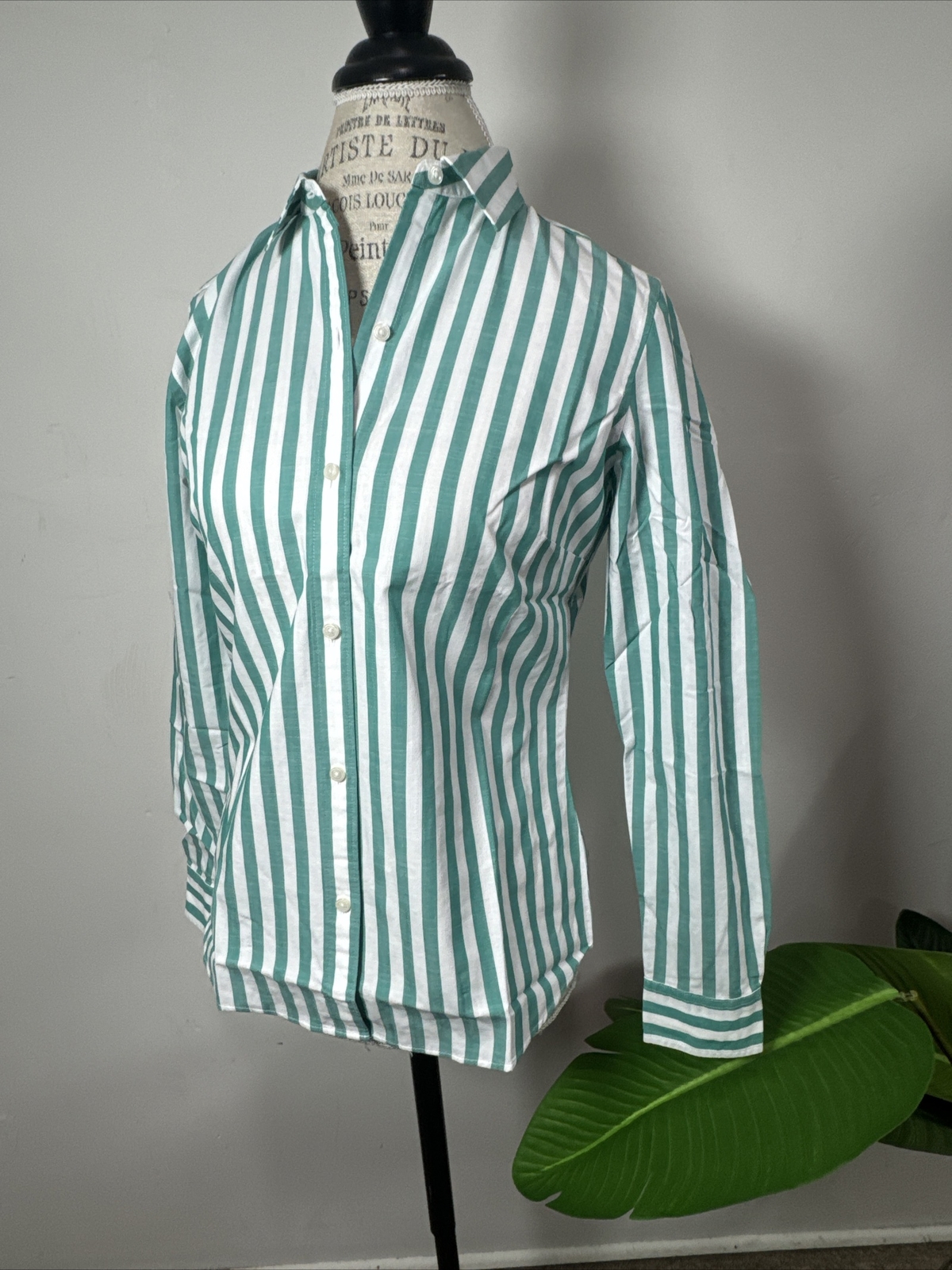 UNTUCKit Button Down Shirts Cole Green & White Stripes Blouse Women’s Size 4