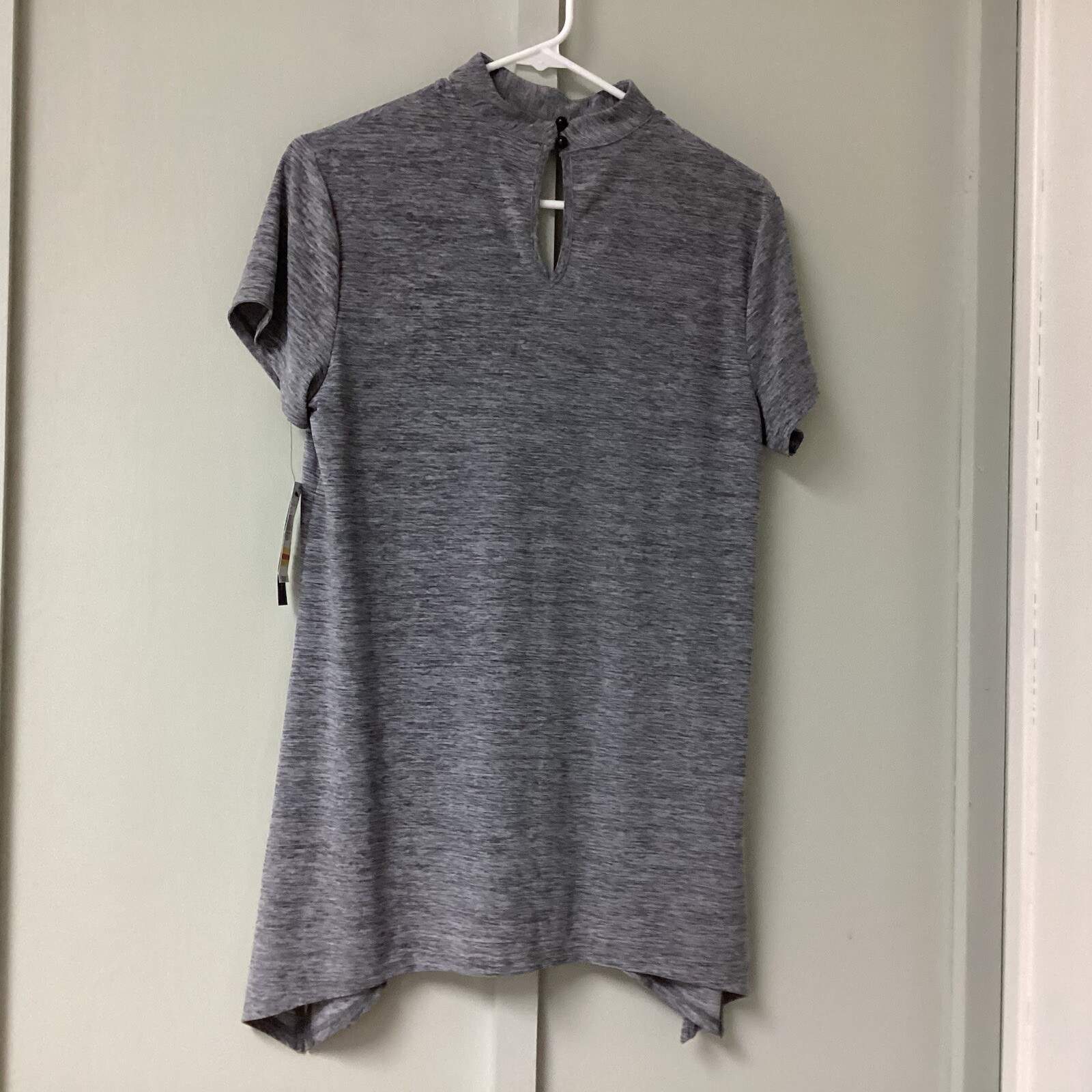 NWT AB Studio Women’s Size Medium Blouse Top Chocker Neckline Silver Gray Short