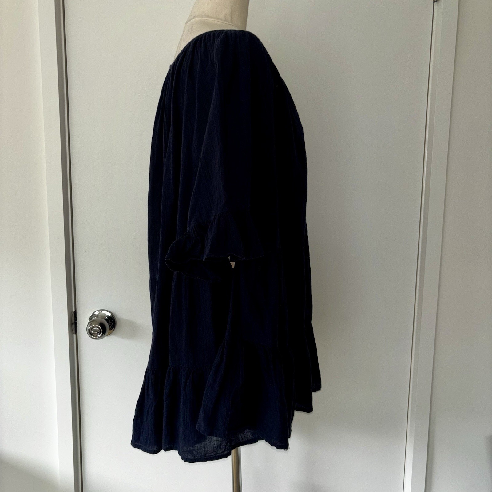 Virtuelle Floaty Navy Blue Top Size 22 cheesecloth plus flutter sleeve