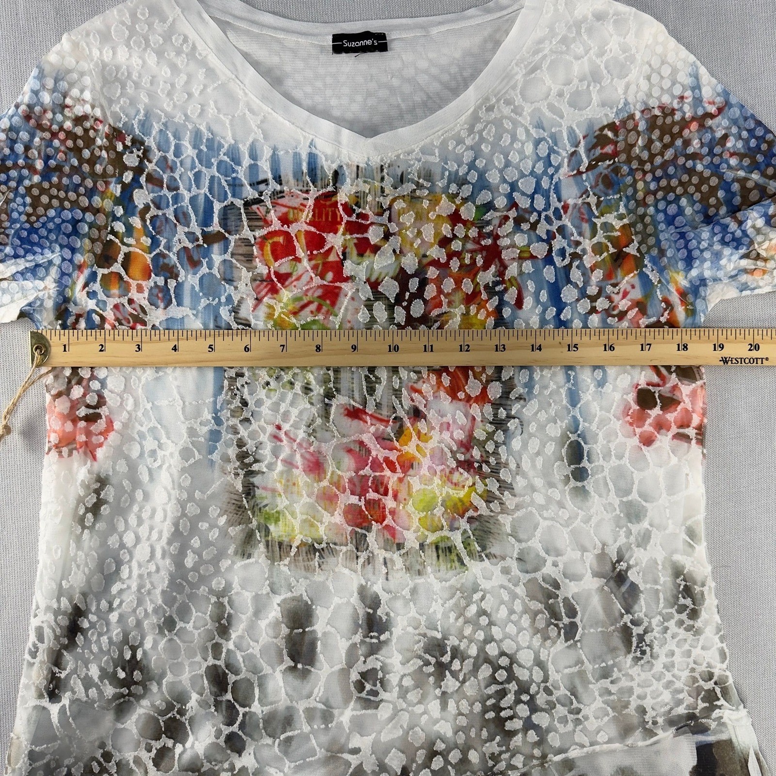 Suzanne’s Women Floral Burnout Tunic V-Neck 3/4 Sleeve Lace Trim Asymmetric Top