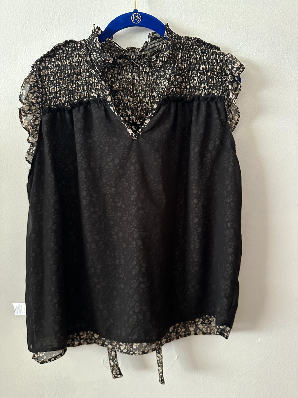 PLEIONE, Black with White/Beige floral print blouse, Smocked/ruffles, size (M)