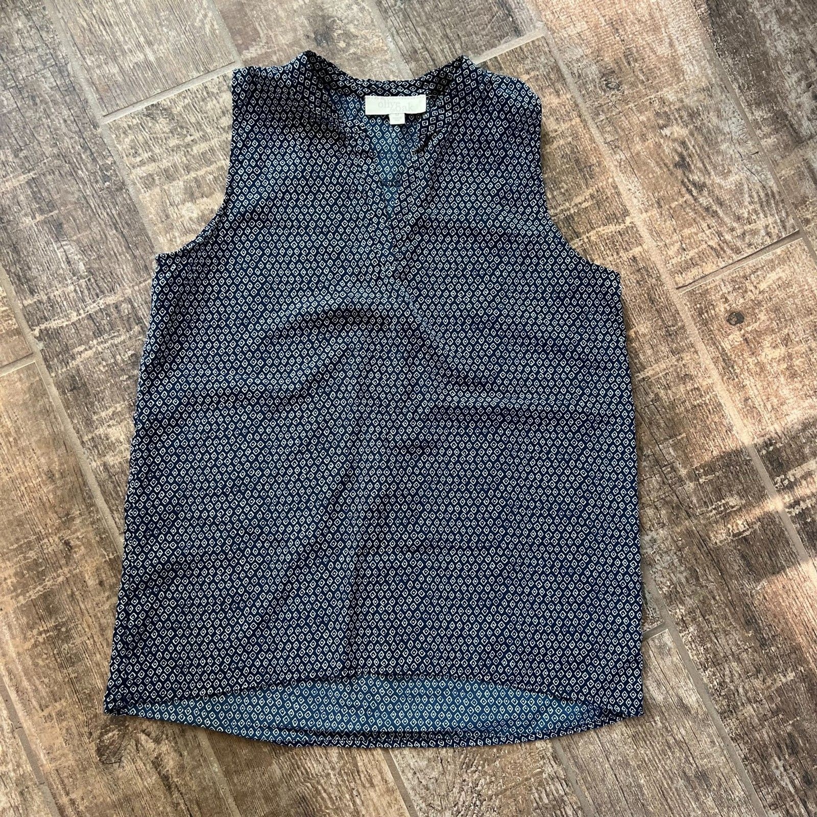 Blue & White Sleeveless Top Olive & Oak Women’s Medium