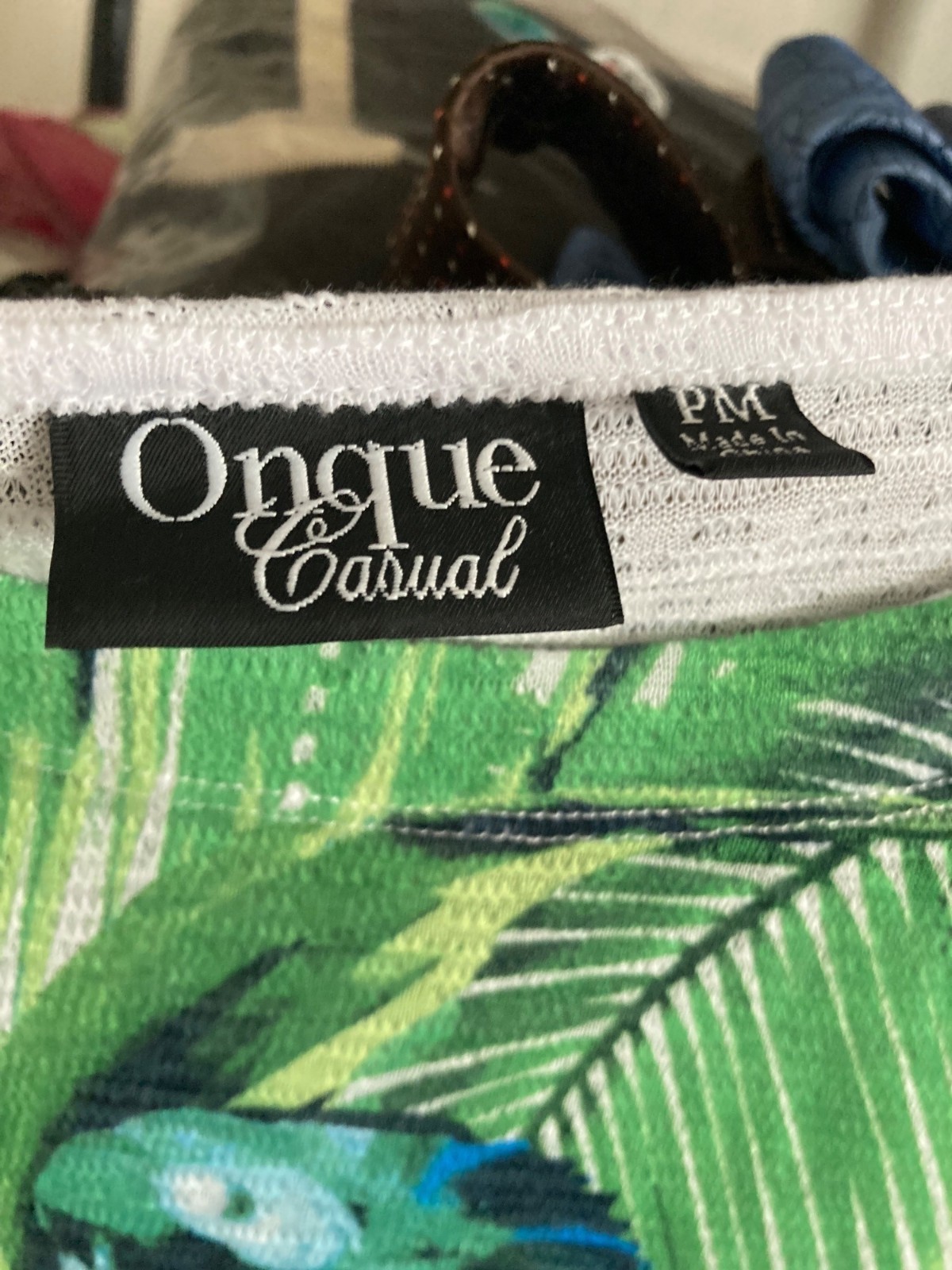 Onque Coastal Women’s White Tropical Print Long Sleeve Top NWT Varies