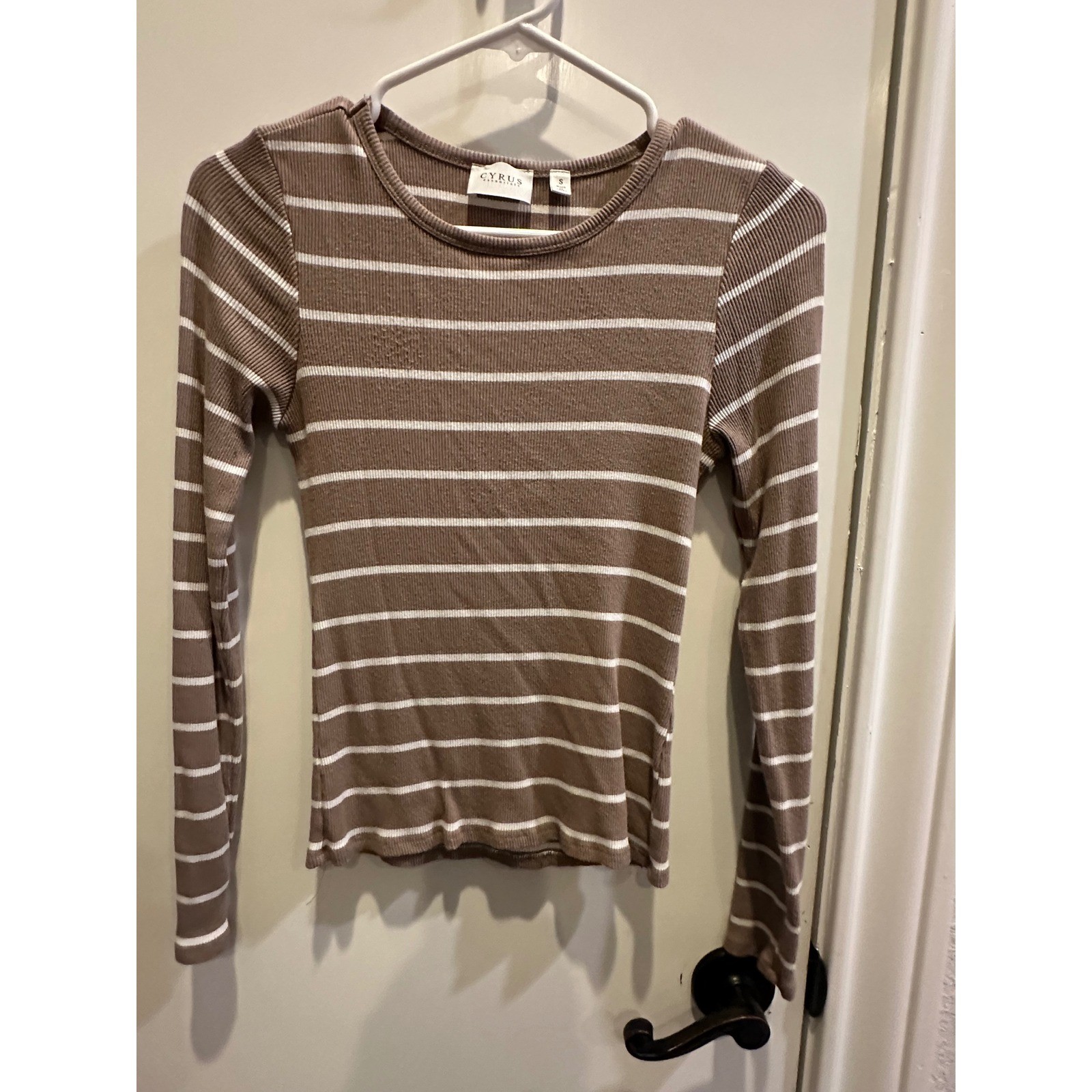 Cyrus Essentials Womens Ribbed Long Sleeve Striped Crew Neck Top Taupe White S