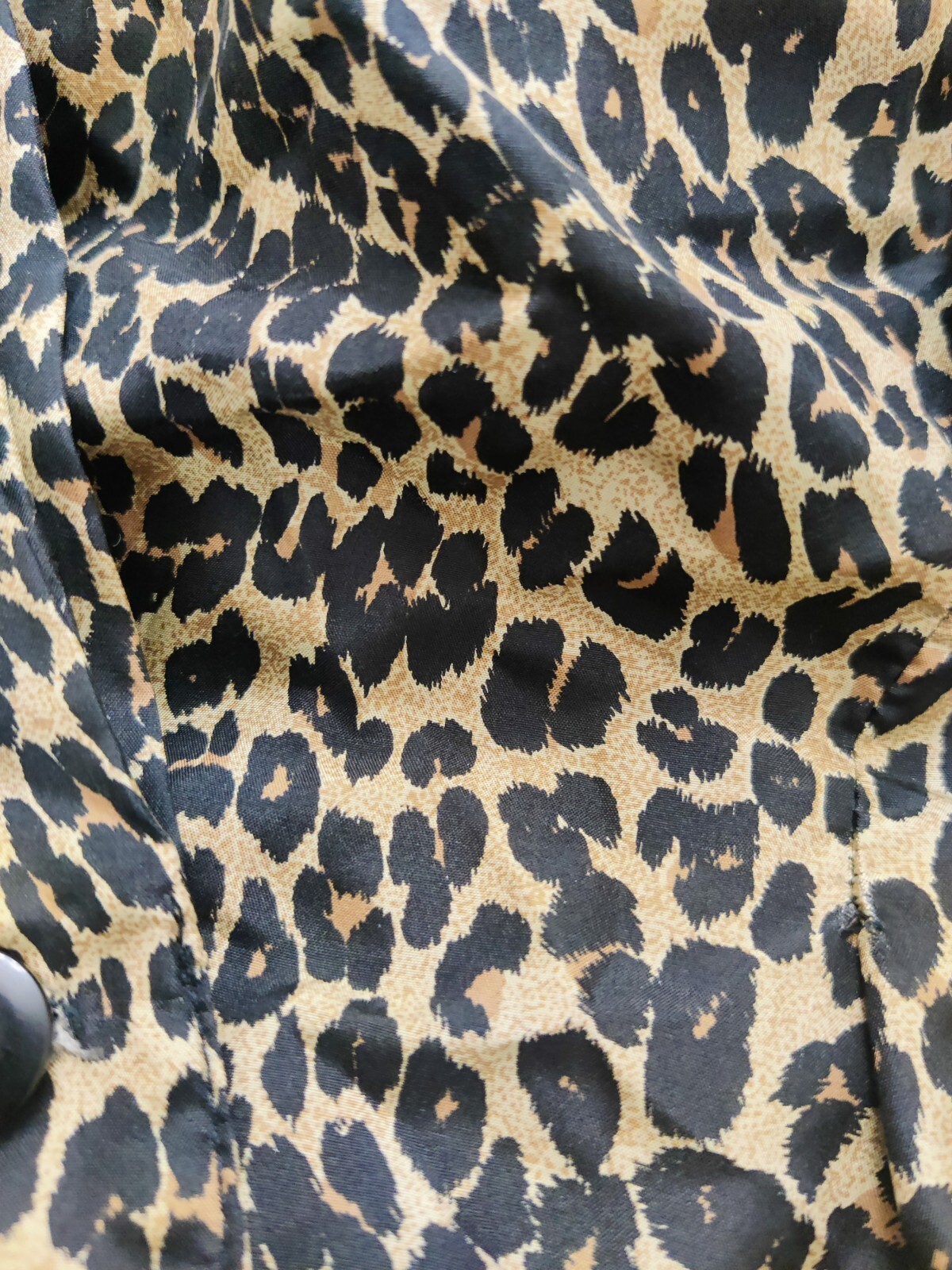 QUO 100% SILK Blouse Top Animal Print Sleeveless Cross Over Button Size L.