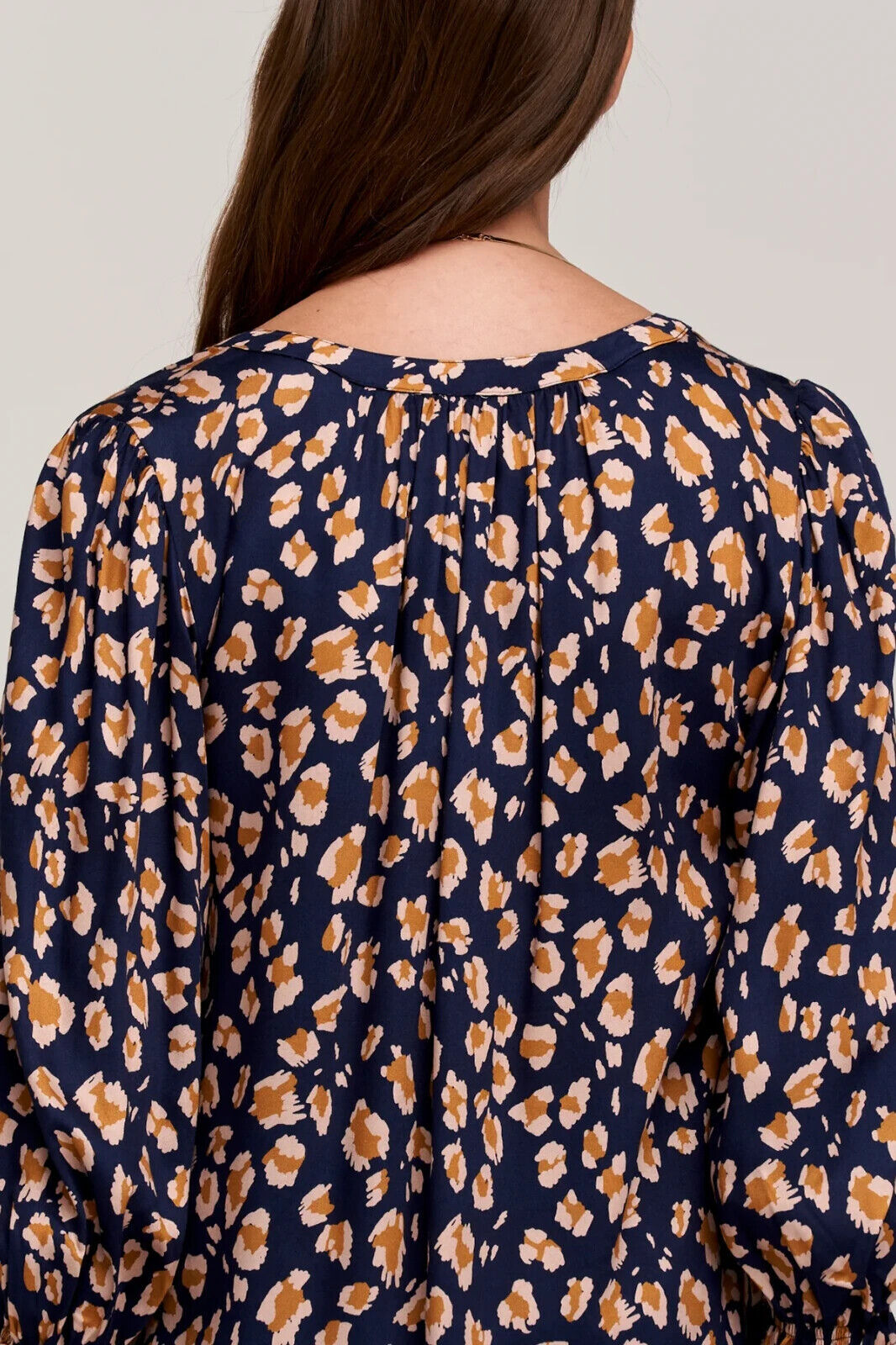 VELVET By Graham & Spencer Kacy 3/4 Printed Blouse Top Cheetah Navy $189 A4