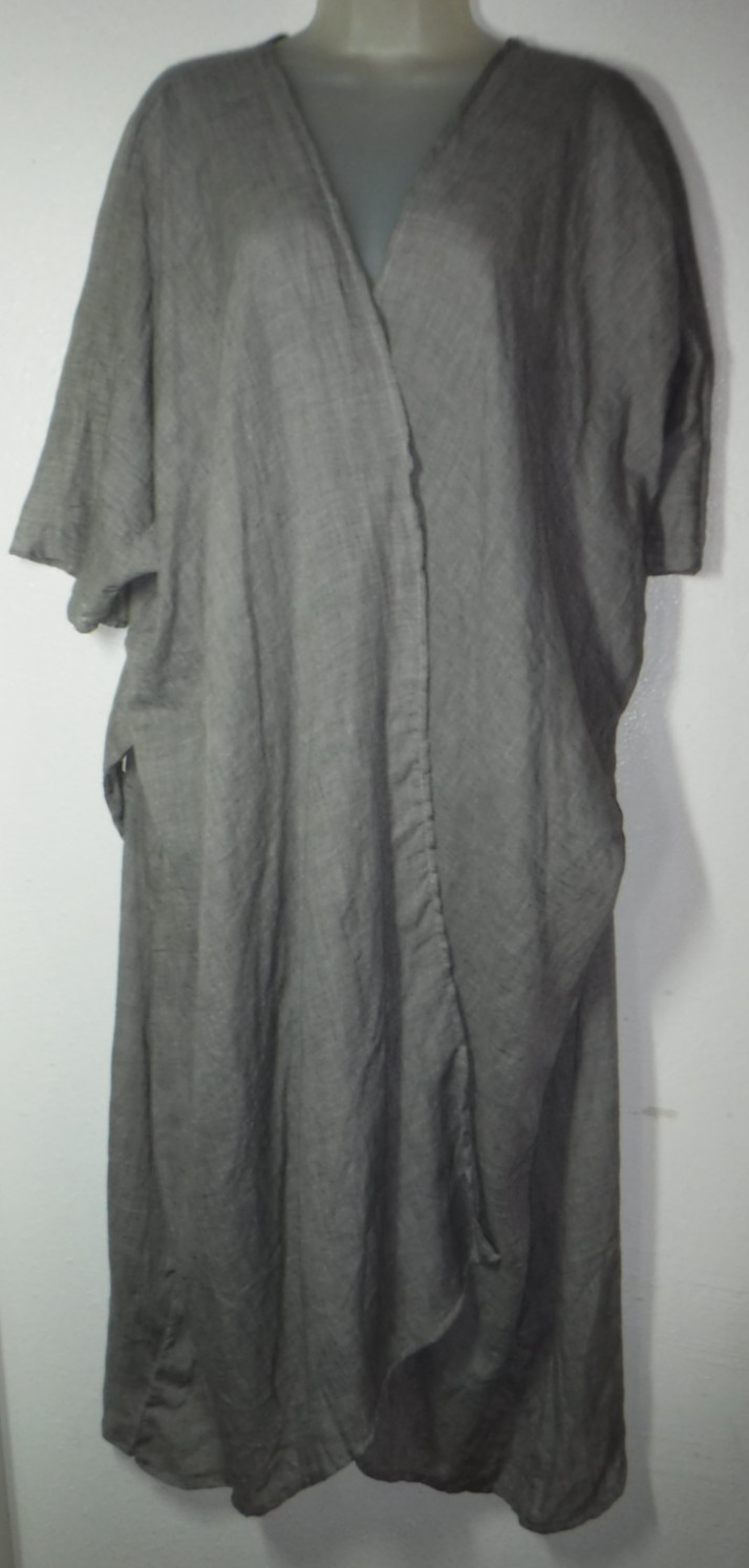 celmia NWT L gray short sleeve lightweight long open cover top