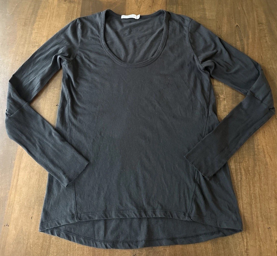 Alternative Top Women’s Sz Medium Black Scoop Neck Long Sleeve Basic Layer Tee