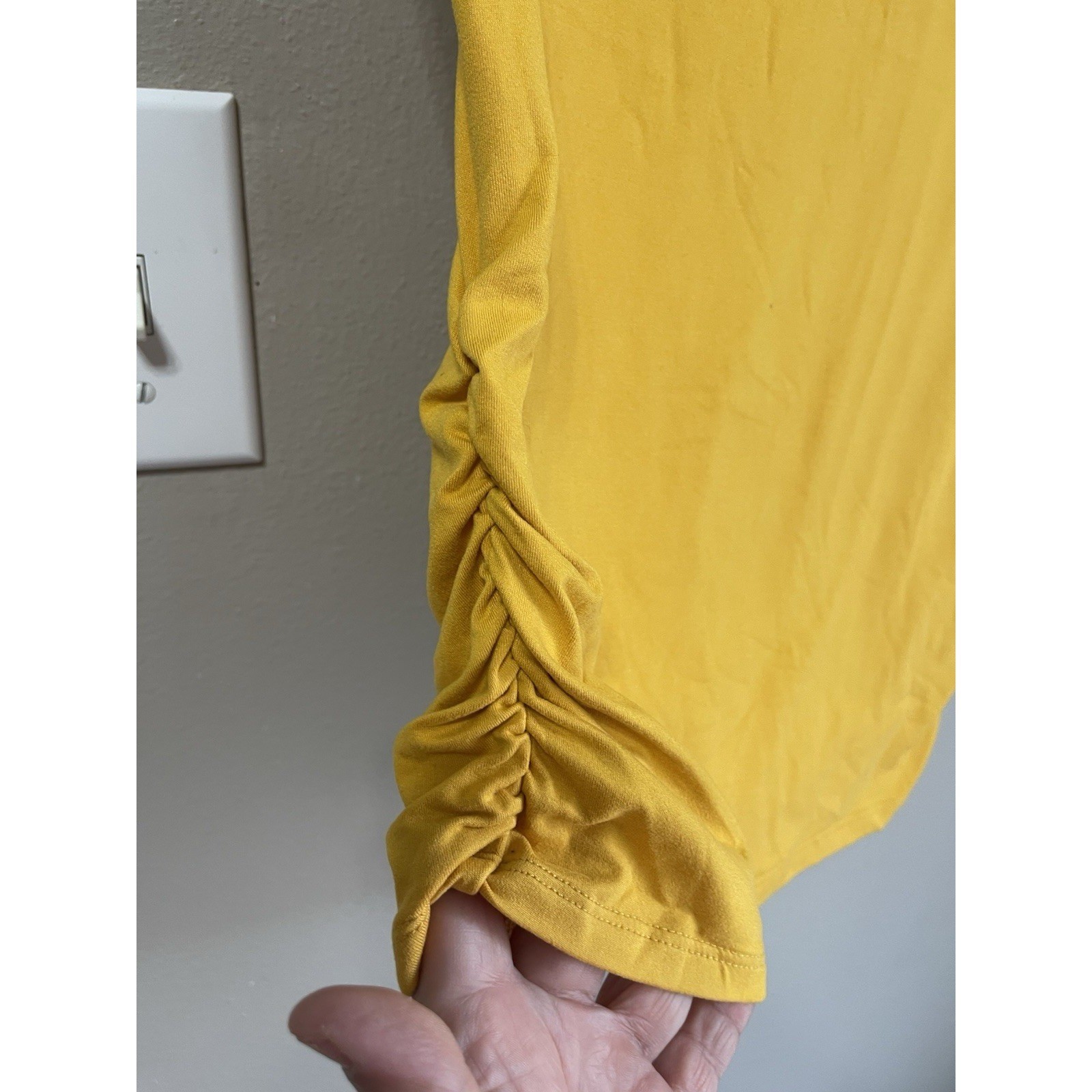 No Boundaries Womens Chevron Top Color Block Yellow Gray White Tee Shirt S