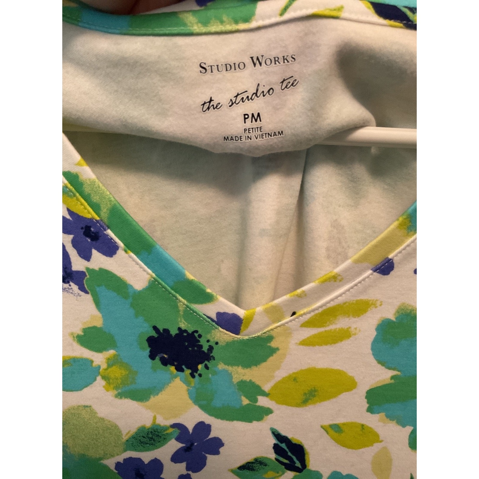 Studio Works “The Studio Tee” Womens Petite Medium Floral Multi Colored Top