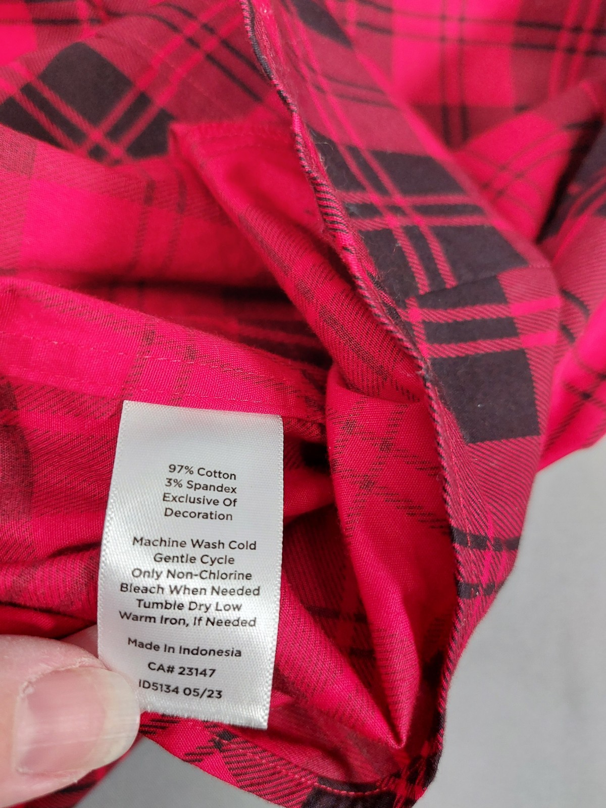 Talbots 22WP Red & Black Plaid Button Up Top Gold Buttons Collared Cotton Blend