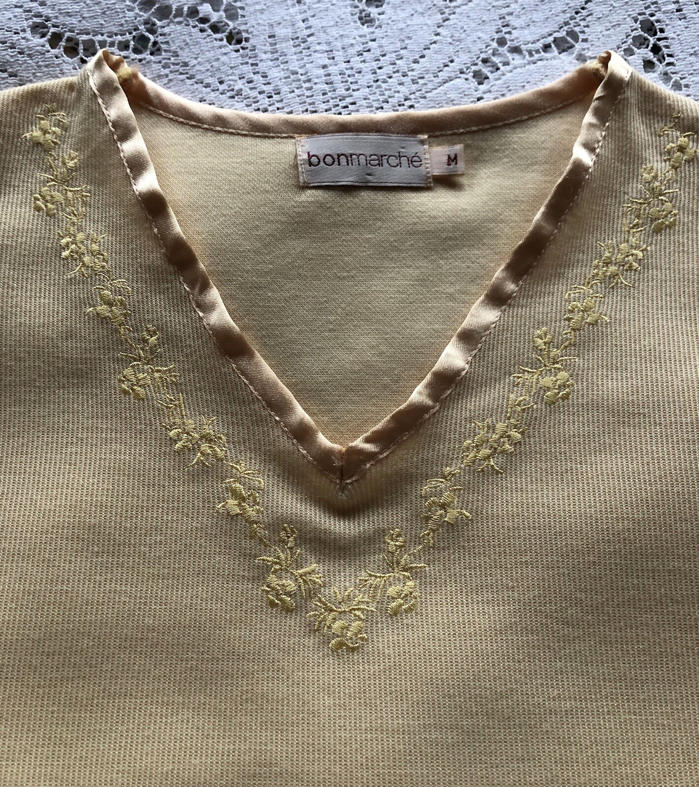 Lemon pale yellow embroidered satin trim top t-shirt, 16-18 / M Bonmarche
