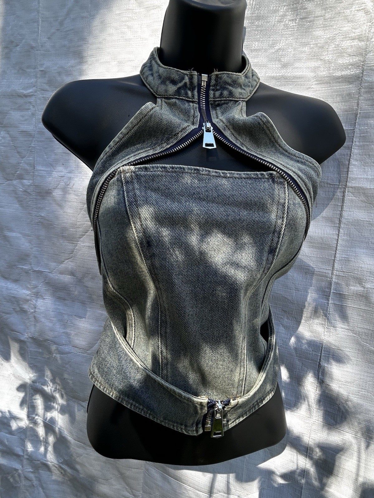 Women’s Artistic Denim and Zipper Top Size L New Without Tags Never Worn