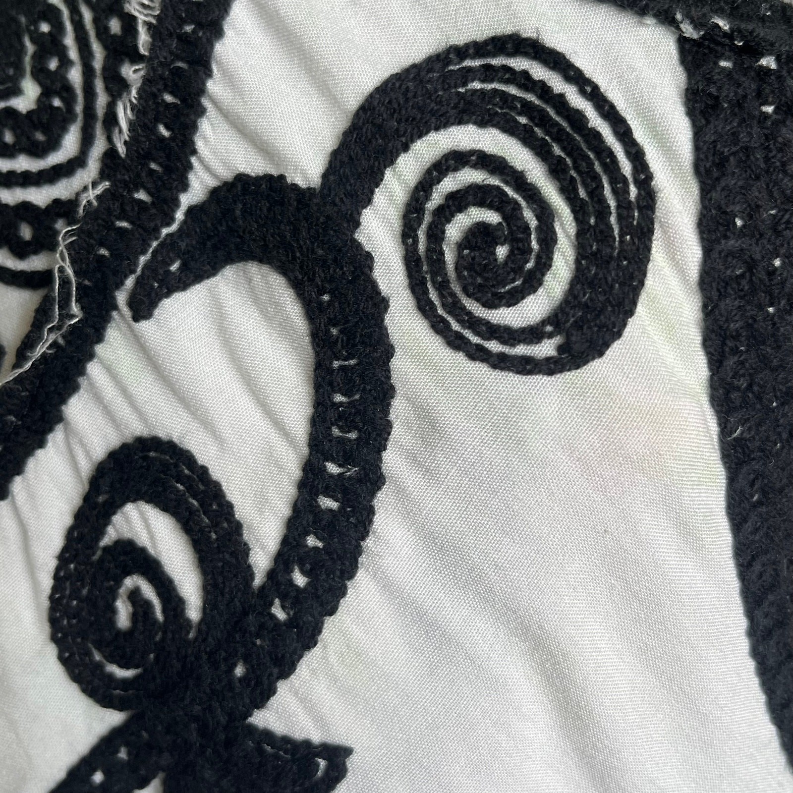 Black and White Embroidered Peasant Scalloped Top Boho Prairie Cottage Festival