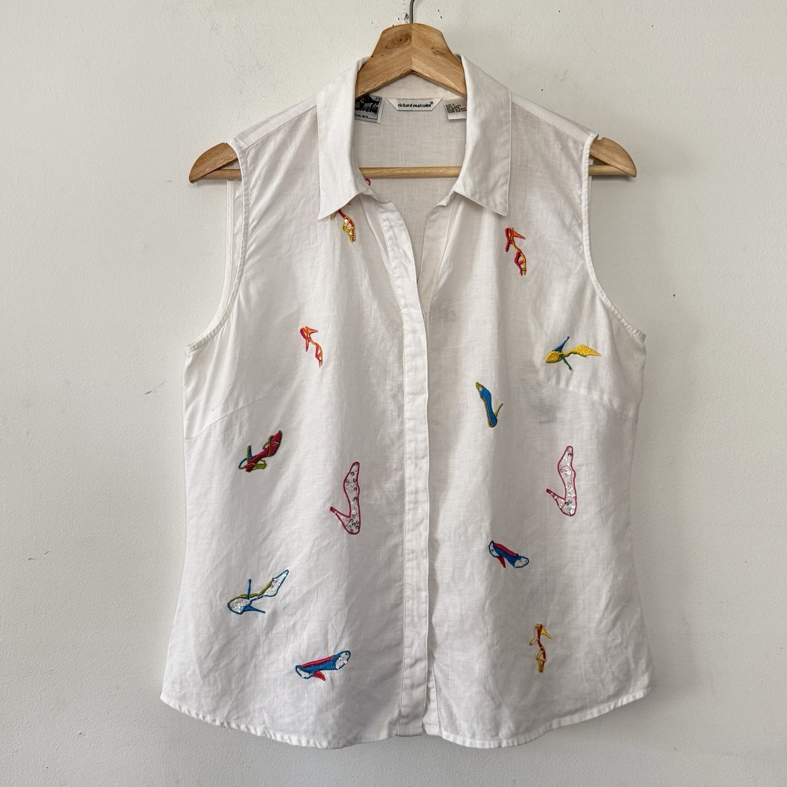 Richard Malcolm Sleeveless White Linen Button Up Top Embroidered Heels Sequins L