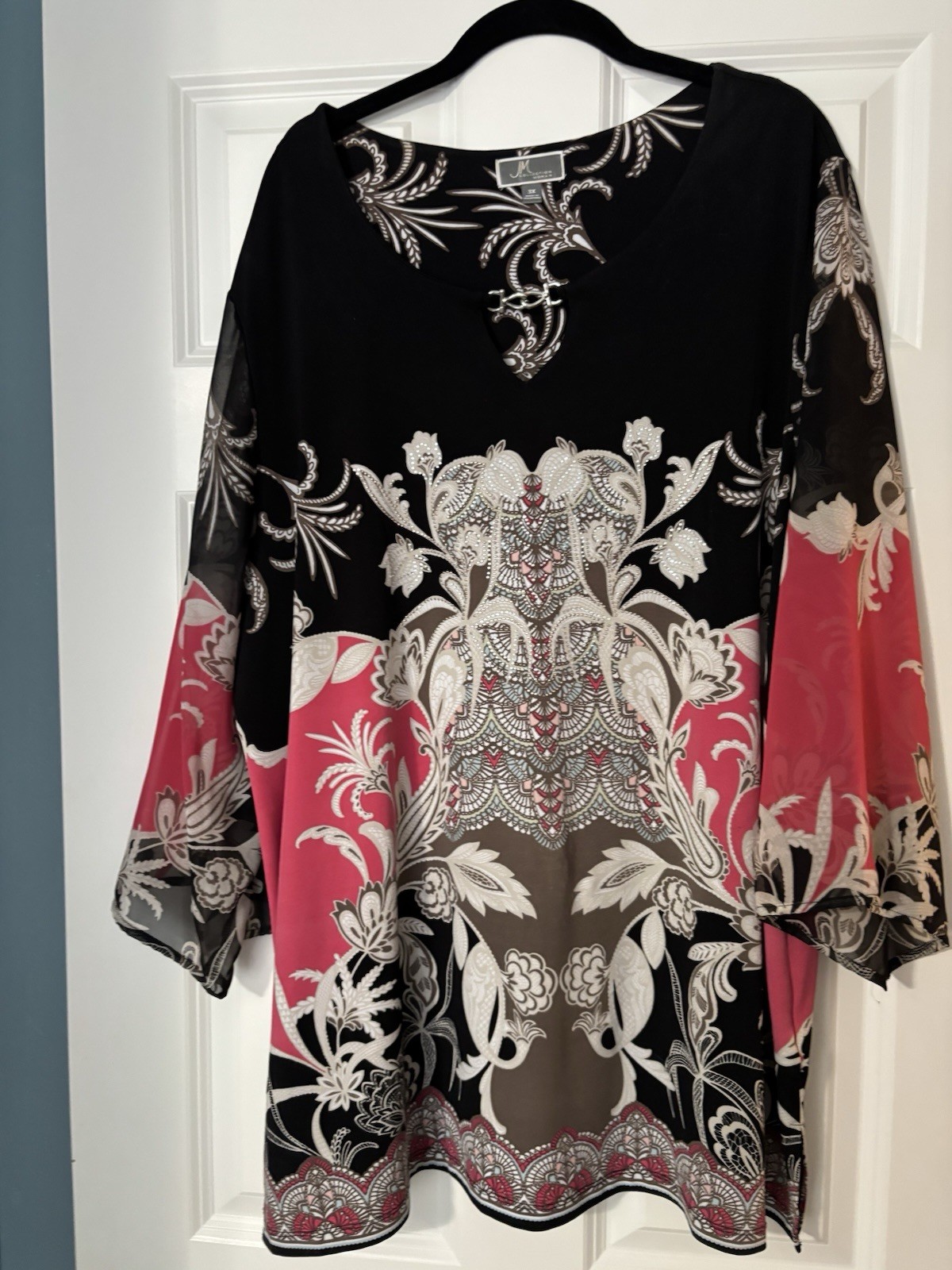 JM Collection Woman Women’s Plus 3X Black/Pink Floral Chiffon V-Neck 3/4 Blouse