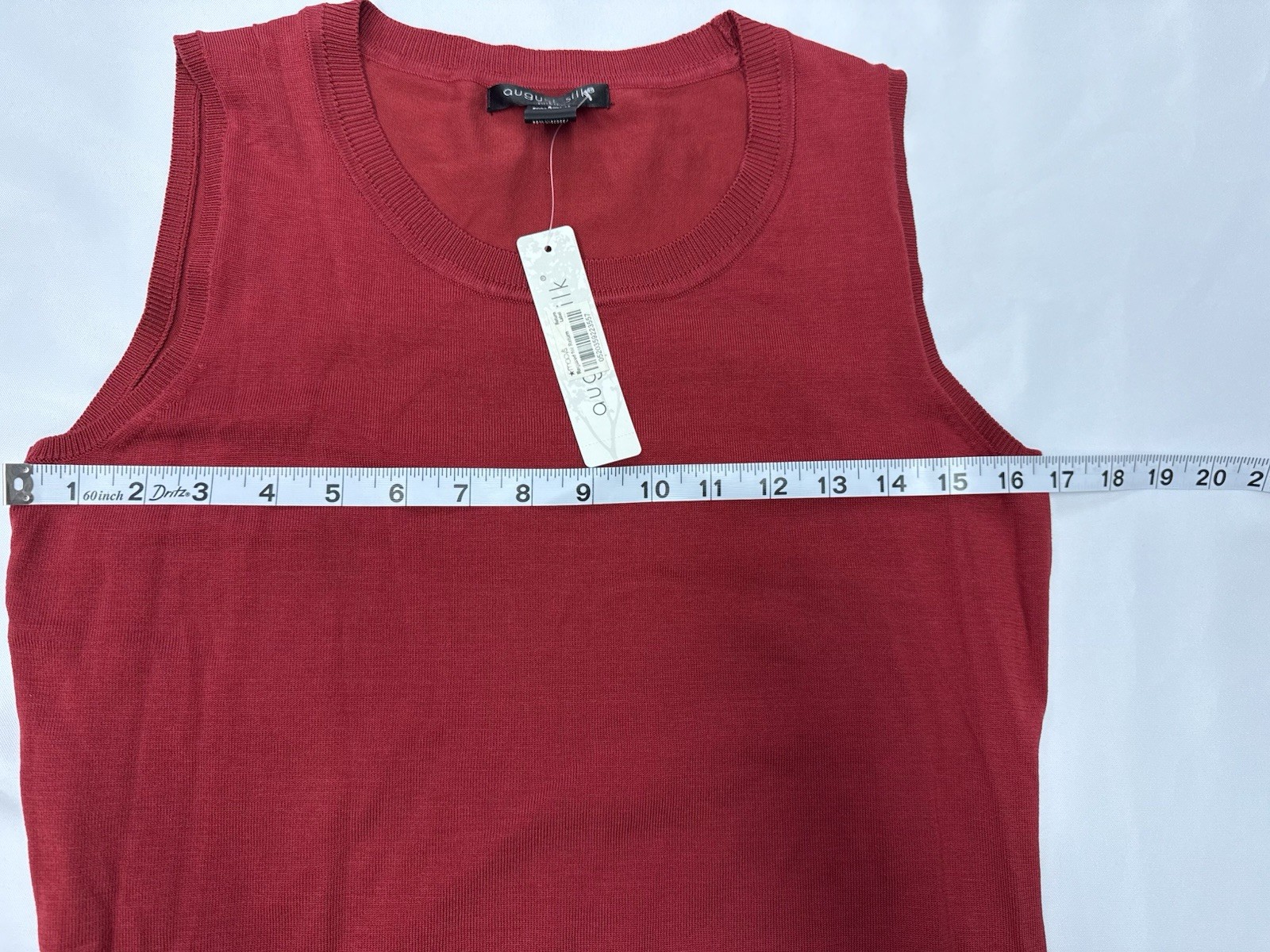 August Silk Red Sleeveless Silk Blend Scoop Neck Stretch Knit Tank Top Petite M