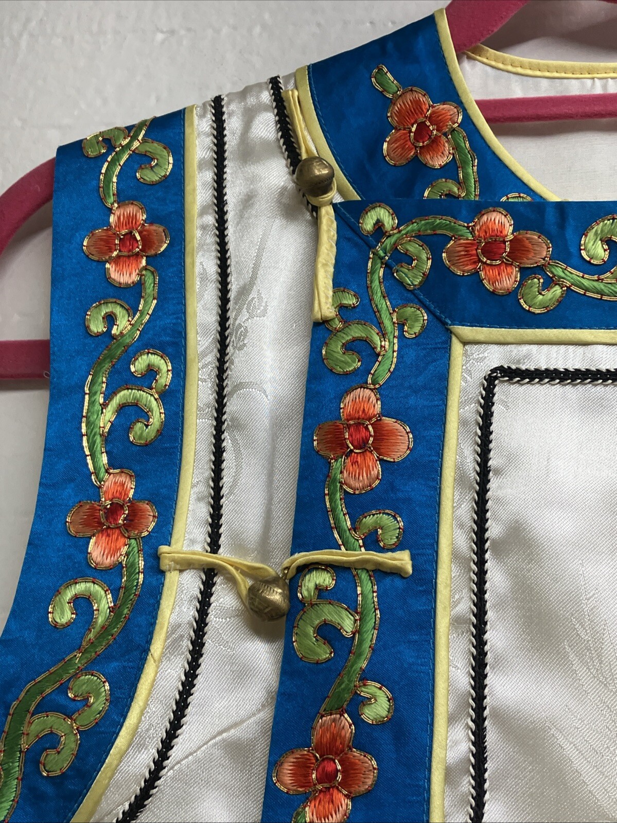 New Chinese Style Embroidery Satin Silky Top Sleeveless Luxury Waistcoat Vest NO